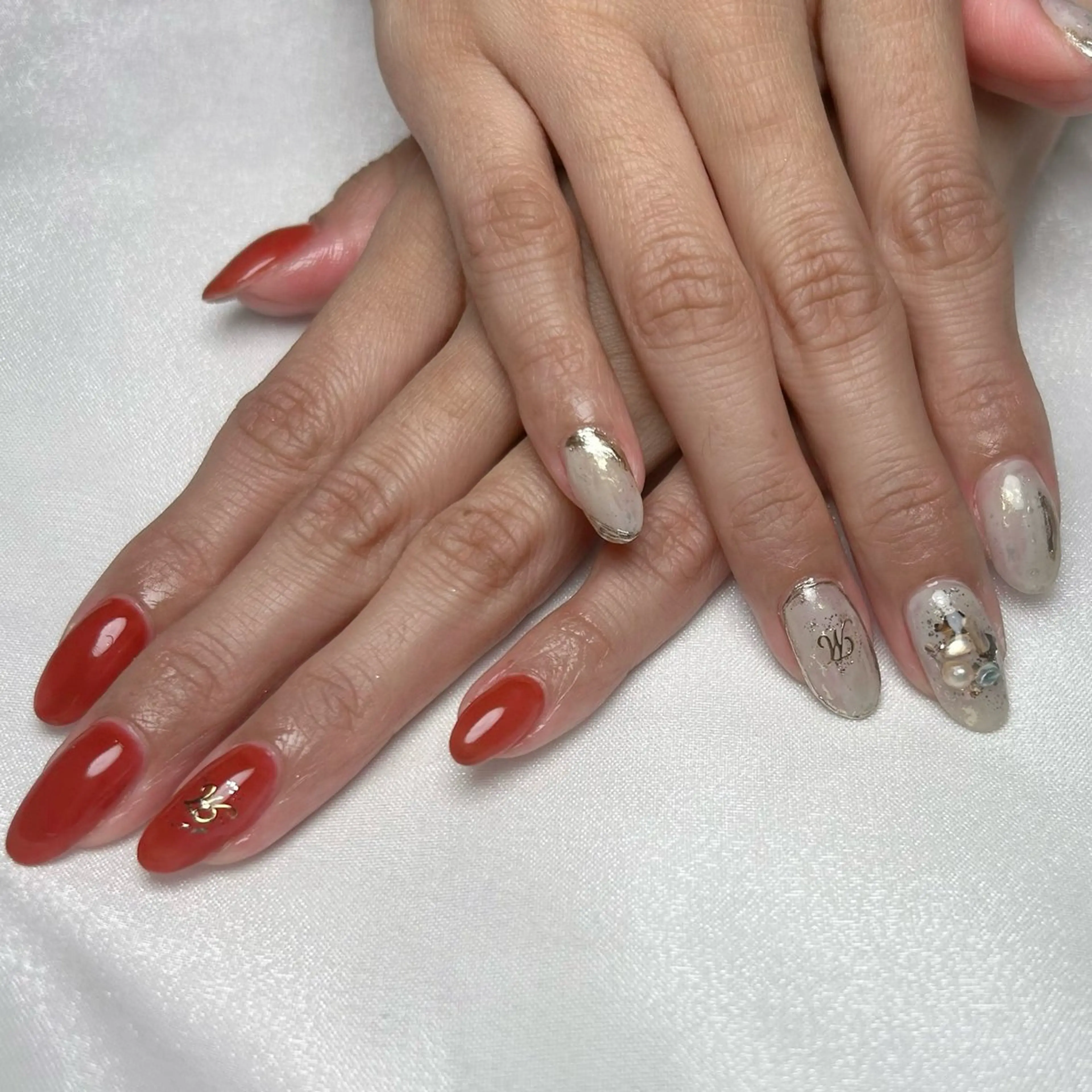 ネイル ブラウン ニュアンスネイル 赤色 nico +所属・nico + 鷲野のネイルデザイン