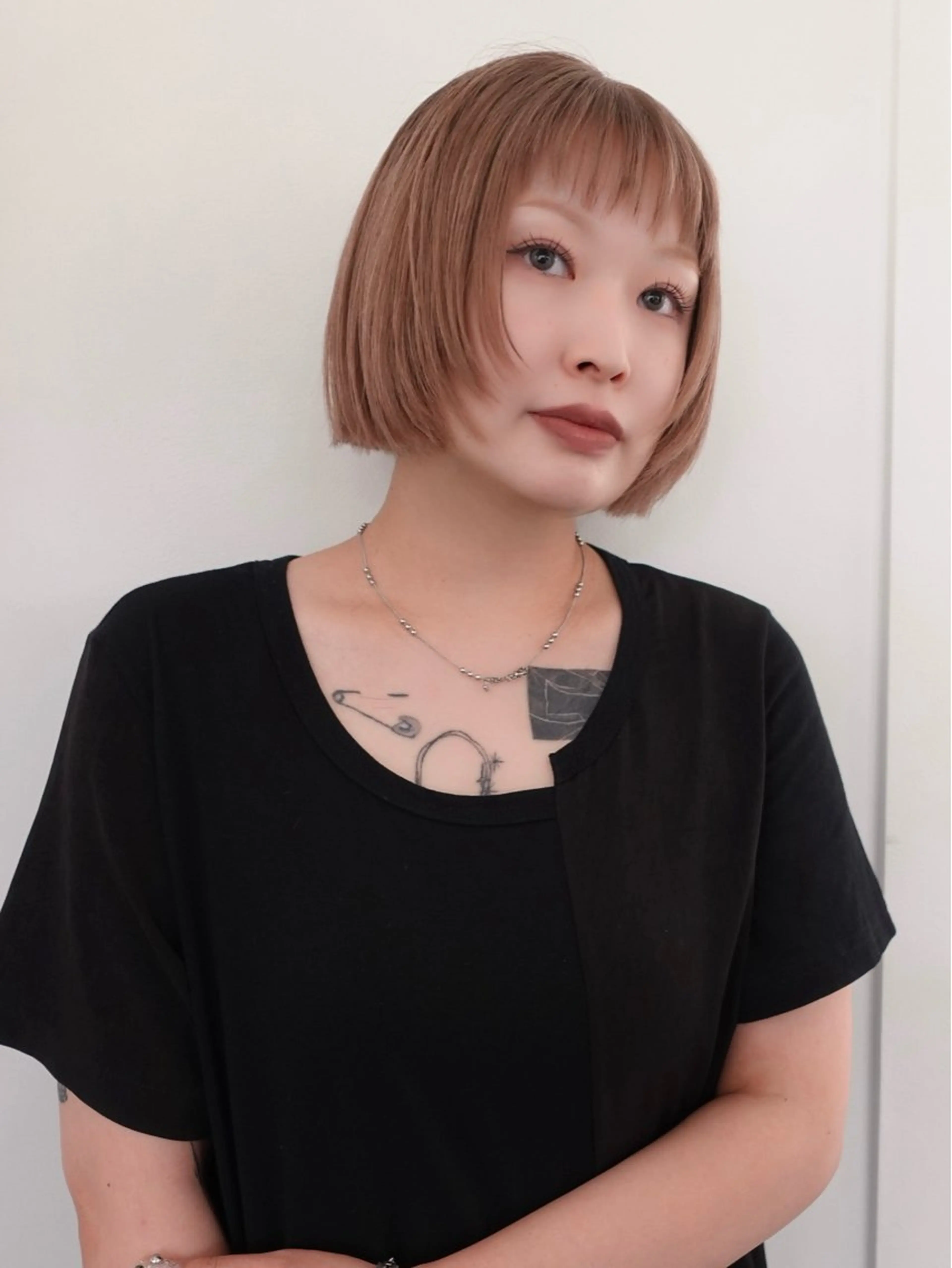 ミディアム カラー ヘアアレンジ ハイトーンカラー ボブ ヘアカラー トリートメント mina 🌷のヘアスタイル