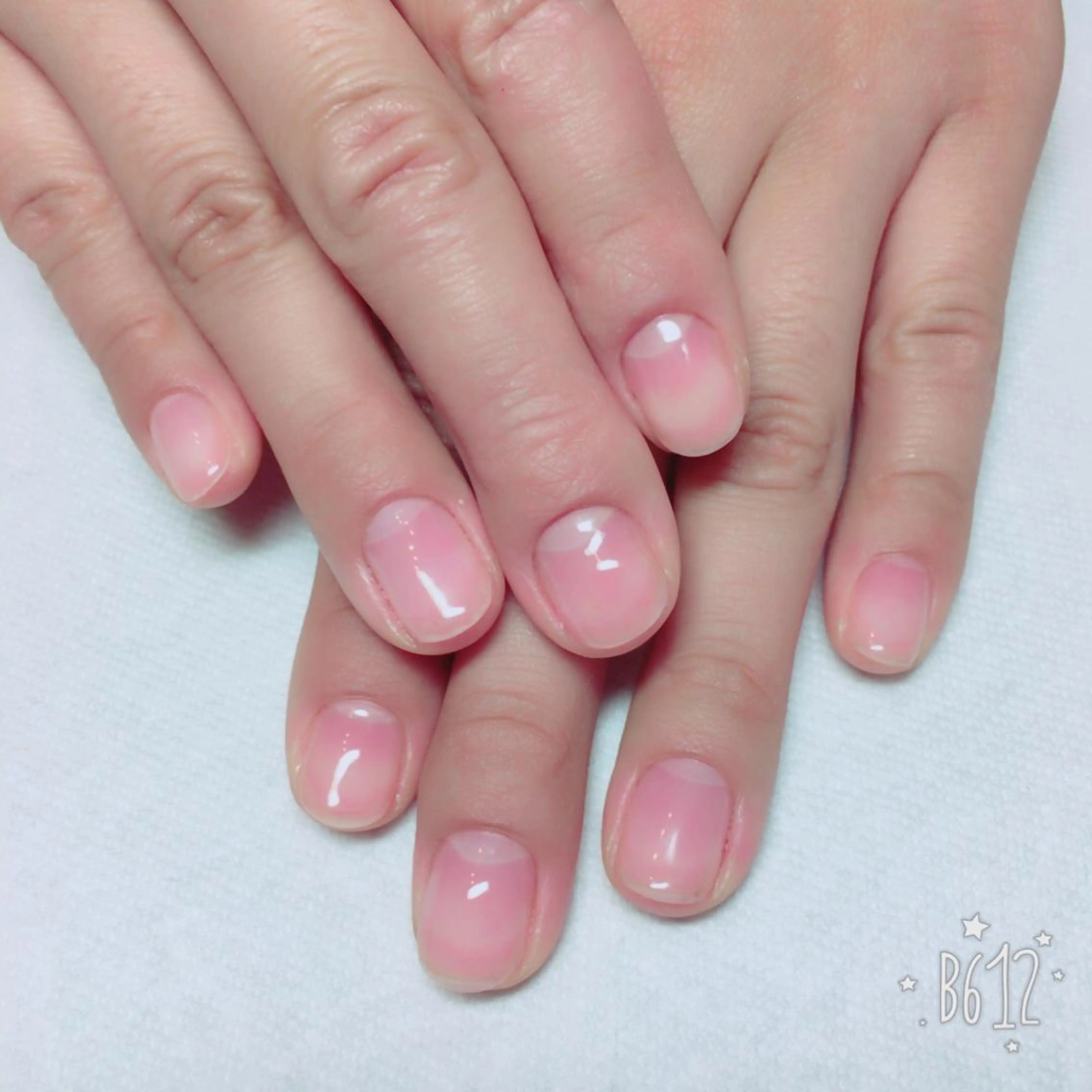 ネイル クリアネイル THECOLORS所属・近貞 莉奈のネイルデザイン