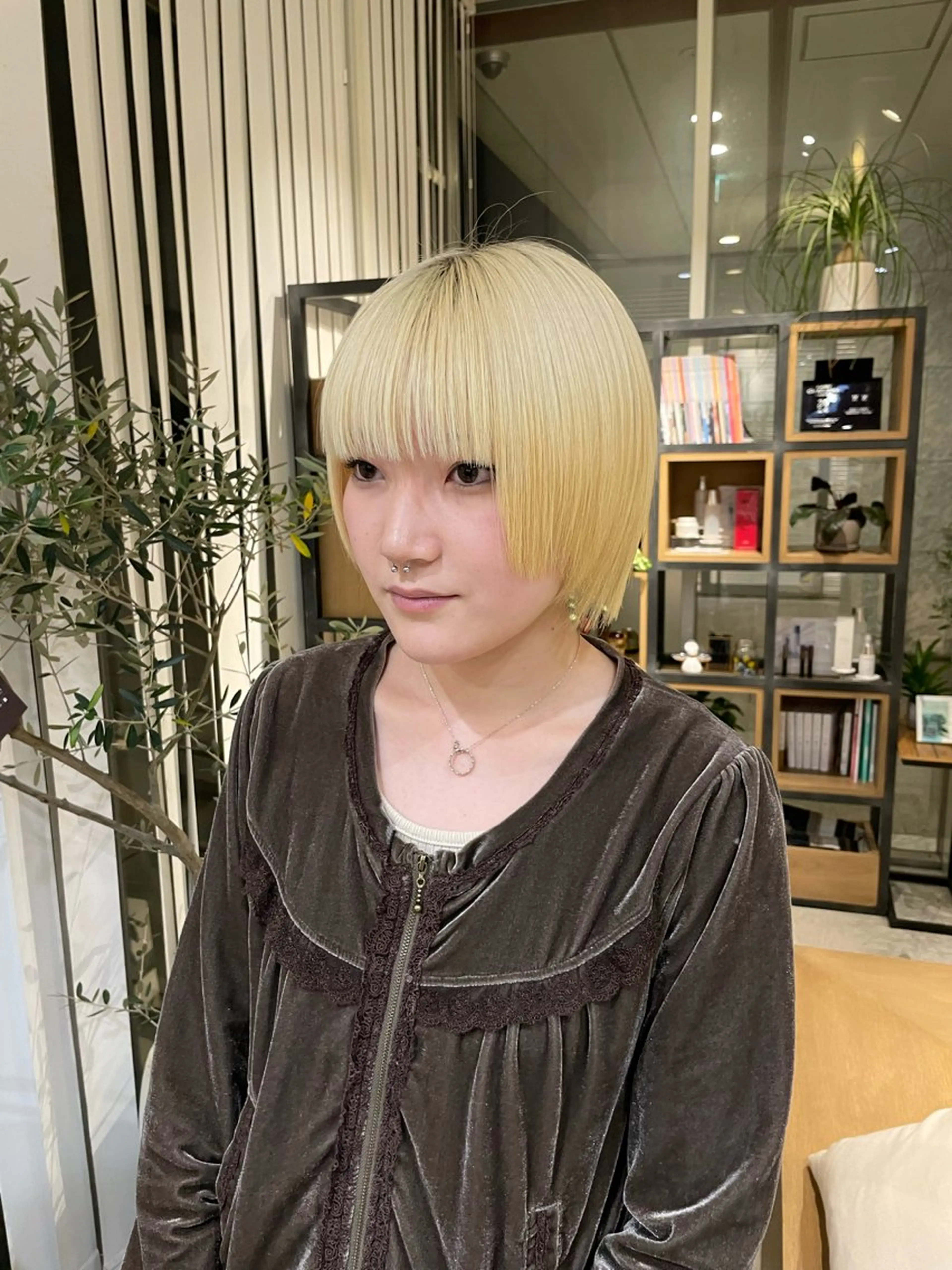 ショート ボブ 顔まわりレイヤー レイヤーカット トリートメント カット トリートメント ヘッドスパ ヘアセット SHEA.学芸大学所属・一箭 恵梧/ロングヘアのヘアスタイル