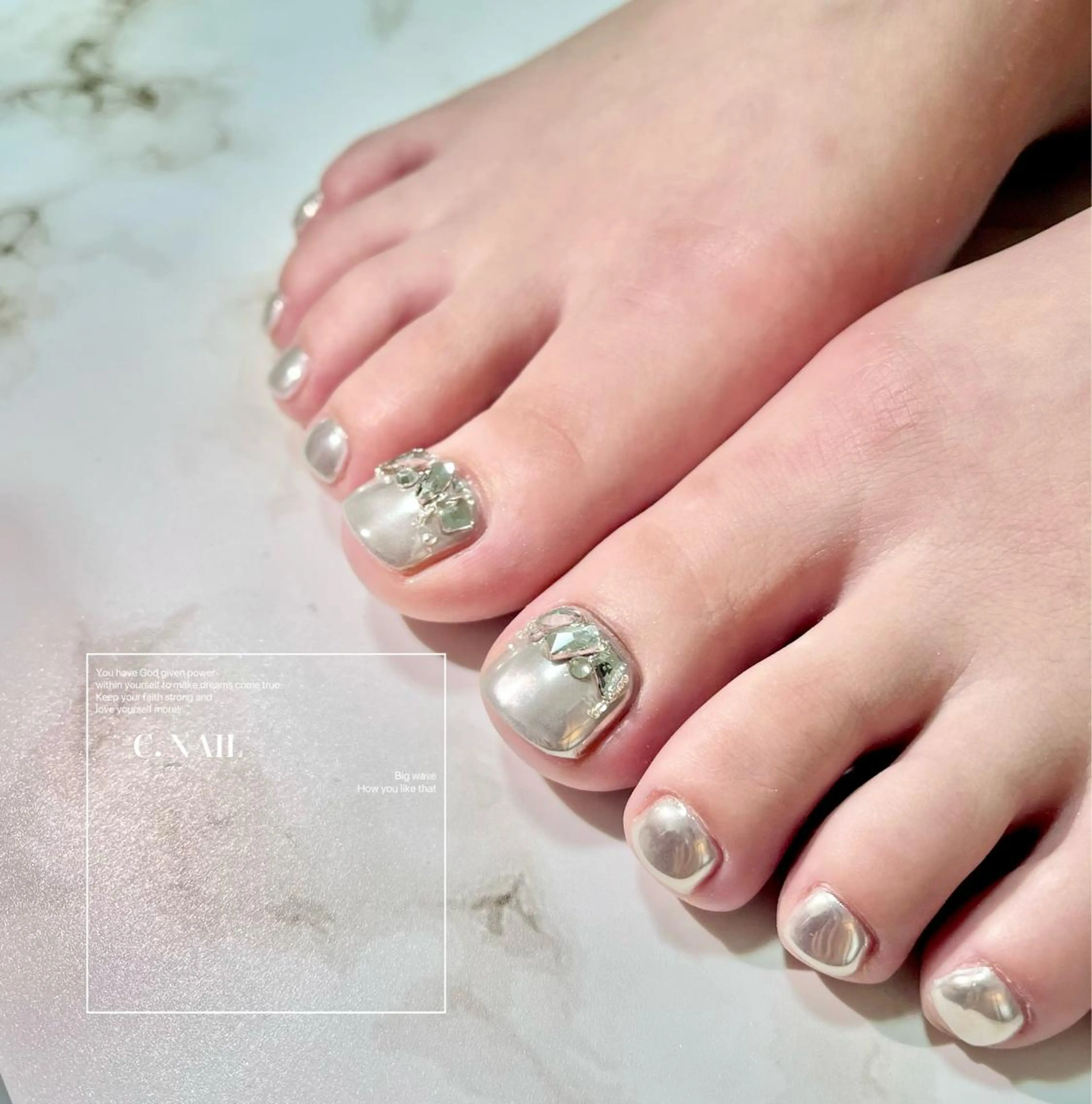 ネイル フットネイル キラキラネイル 韓国ネイル ワンホンネイル C.Nail &Eye筑紫駅のネイルデザイン