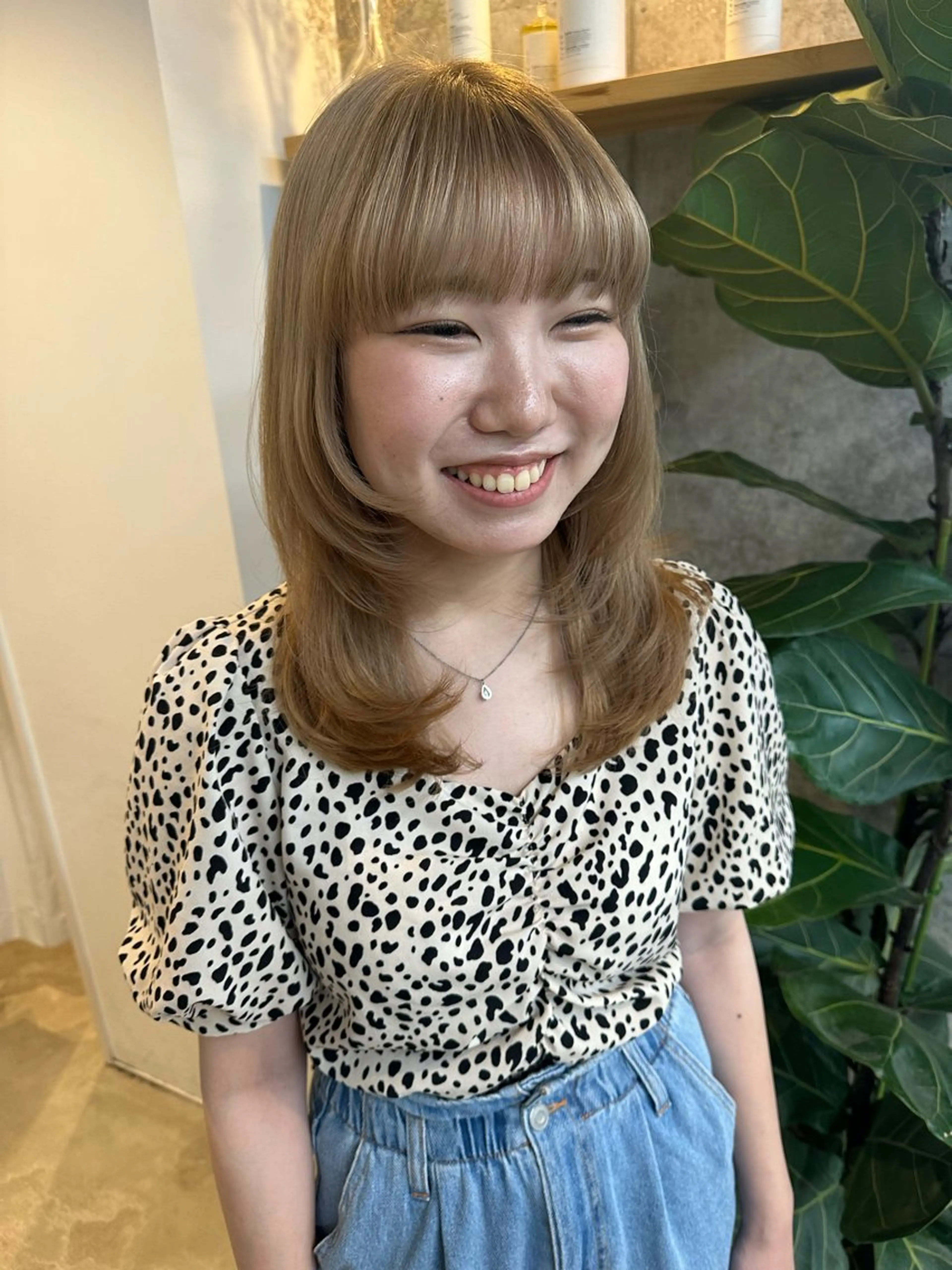 ミディアム カラー yuika .のヘアスタイル