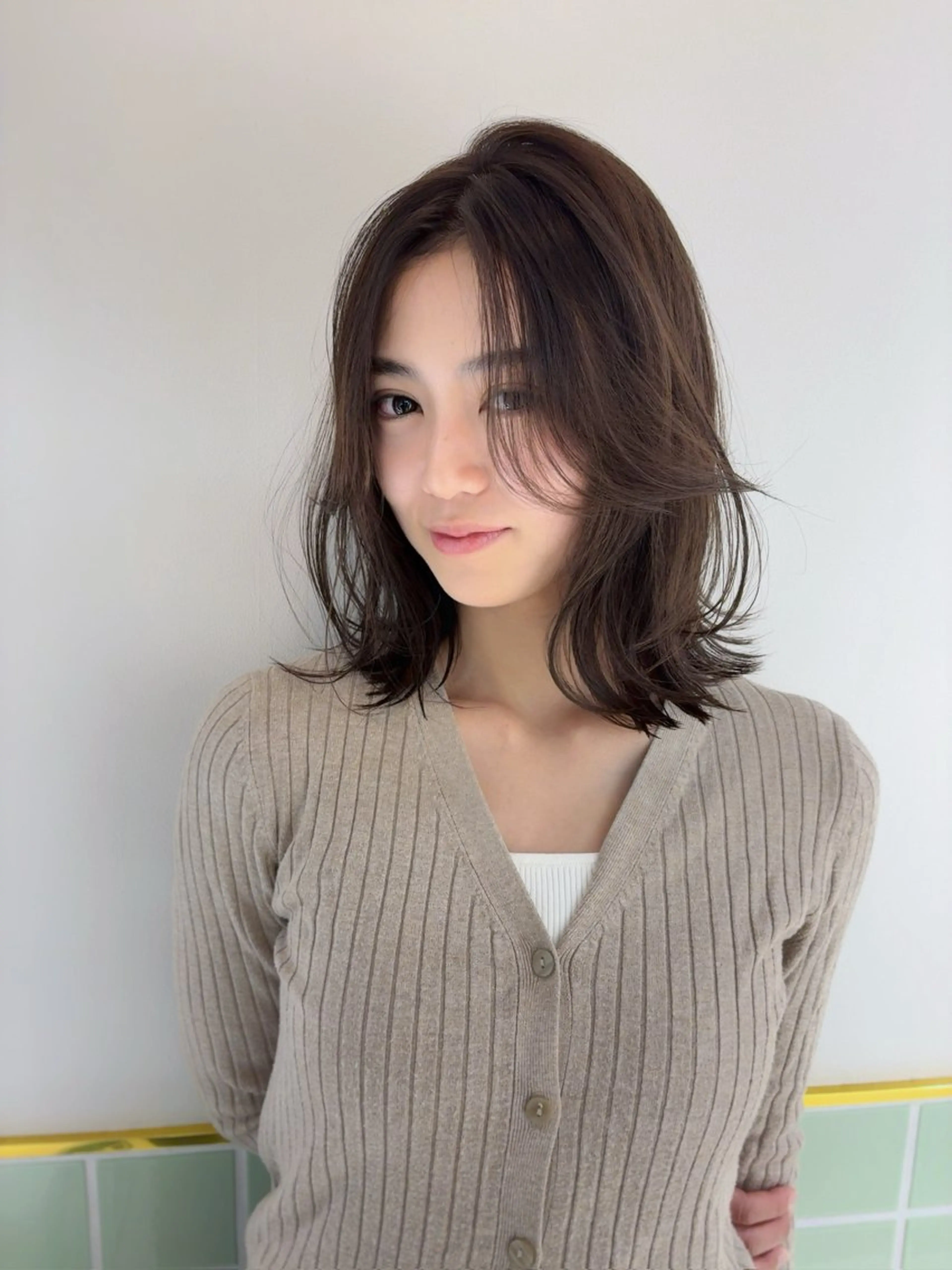 ミディアム カラー ヘアアレンジ 透明感カラー くびれヘア 顔まわりレイヤー 顔周りカット 韓国風ヘア カット ヘアカラー トリートメント ヘッドスパ ヘアセット ®️レイヤー/透明感 カラー/星野六三四のヘアスタイル