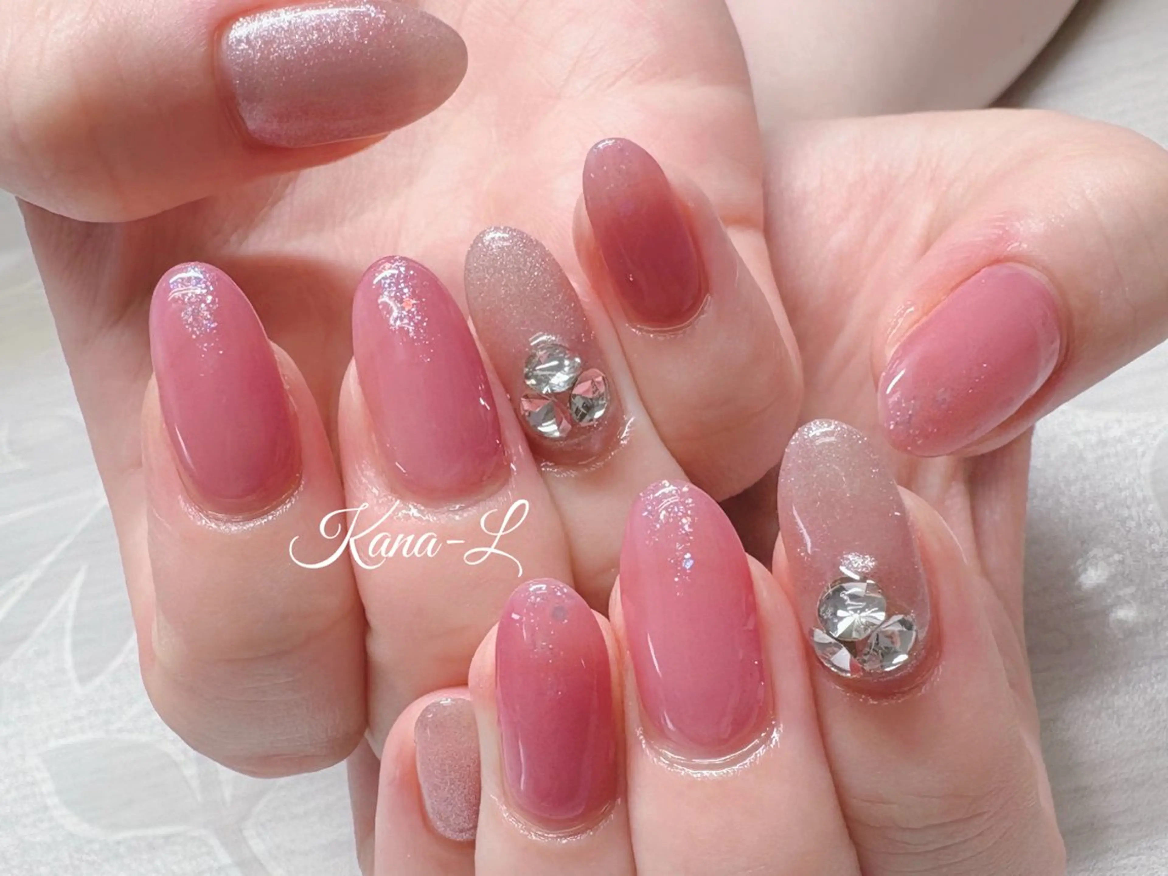 ネイル 芦辺 香奈のネイルデザイン