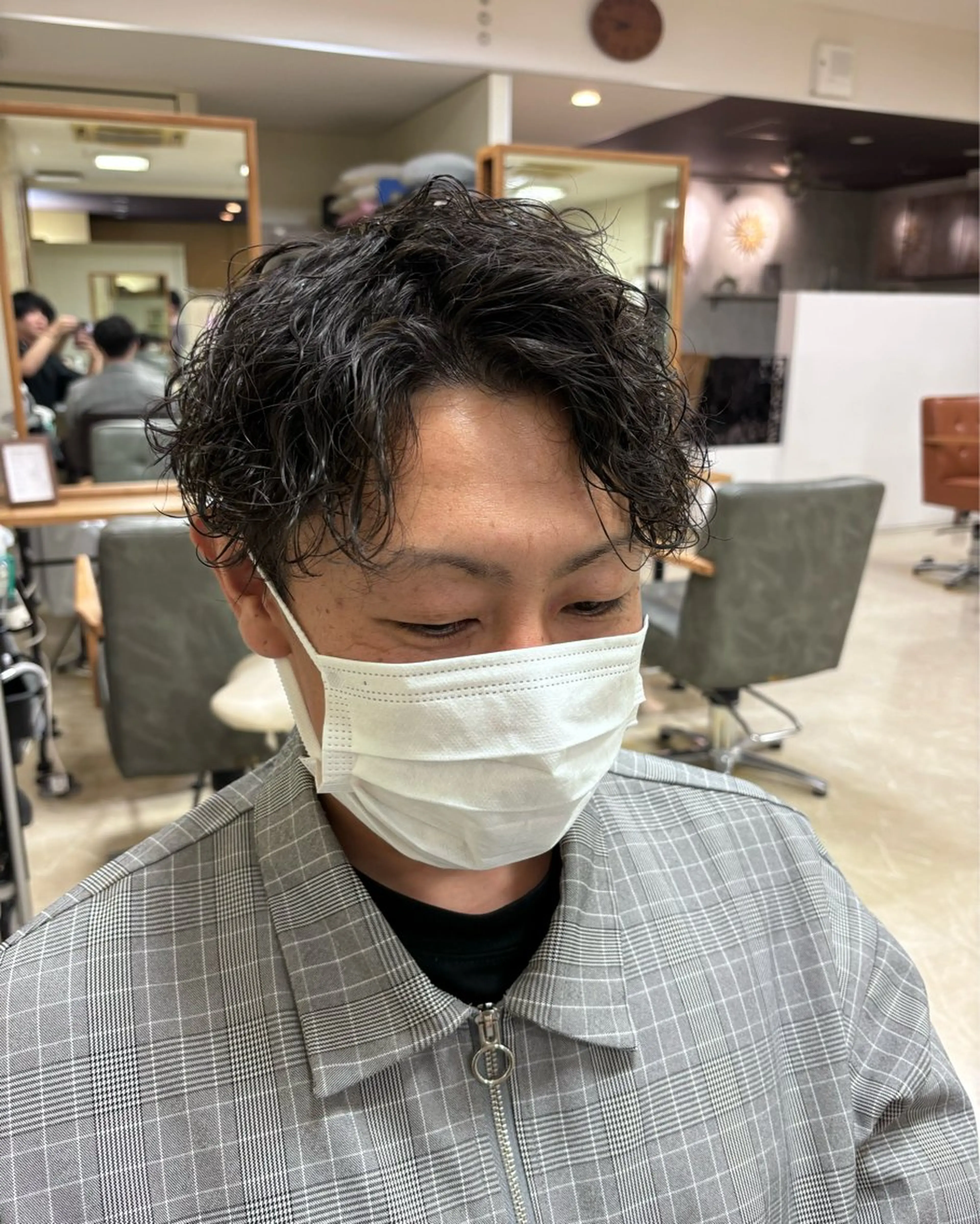 パーマ メンズ 会社で浮かない ビジネスヘア/心斎橋のヘアスタイル