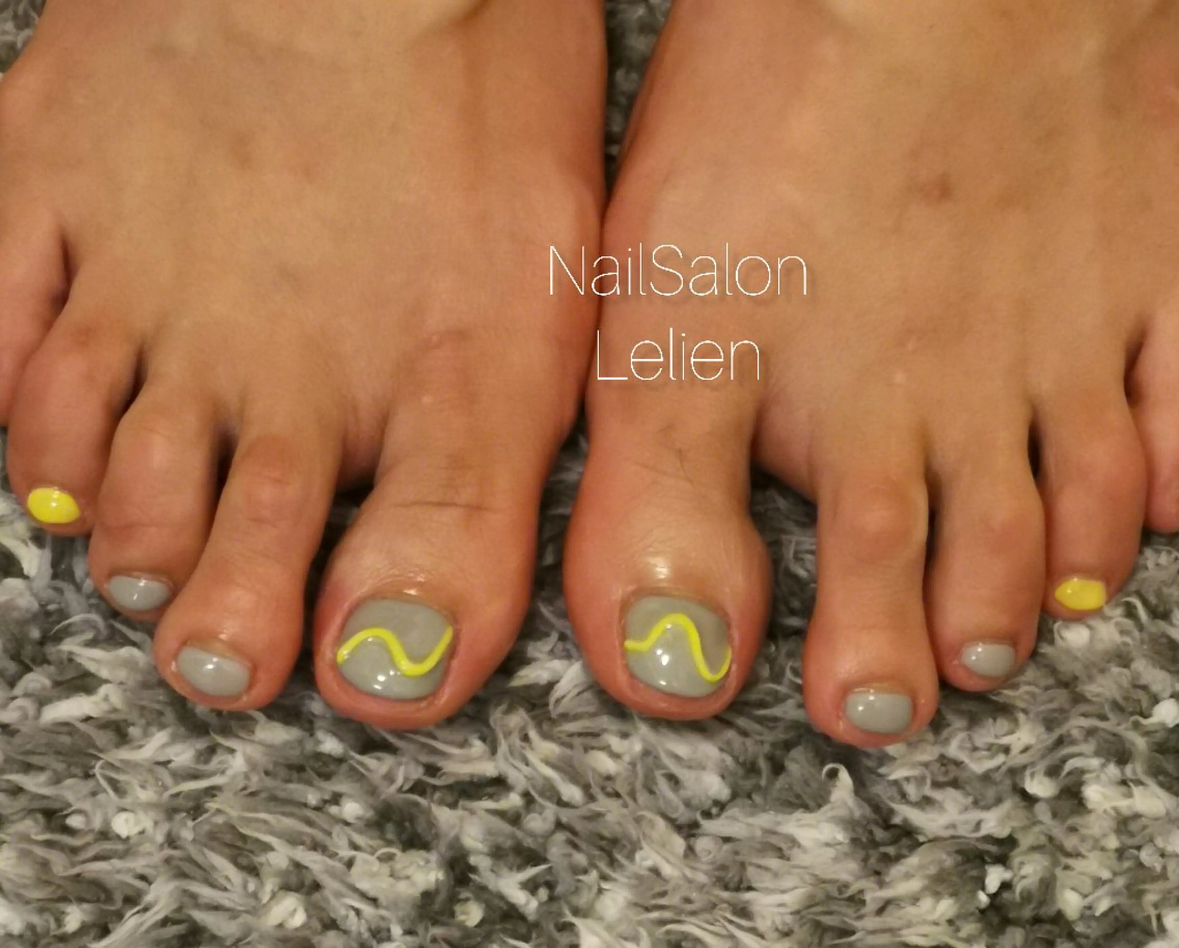 ネイル ブルー 黄色 人気エリア💖完全個室【ルリエ】所属・ネイルサロン Lelienルリエのネイルデザイン