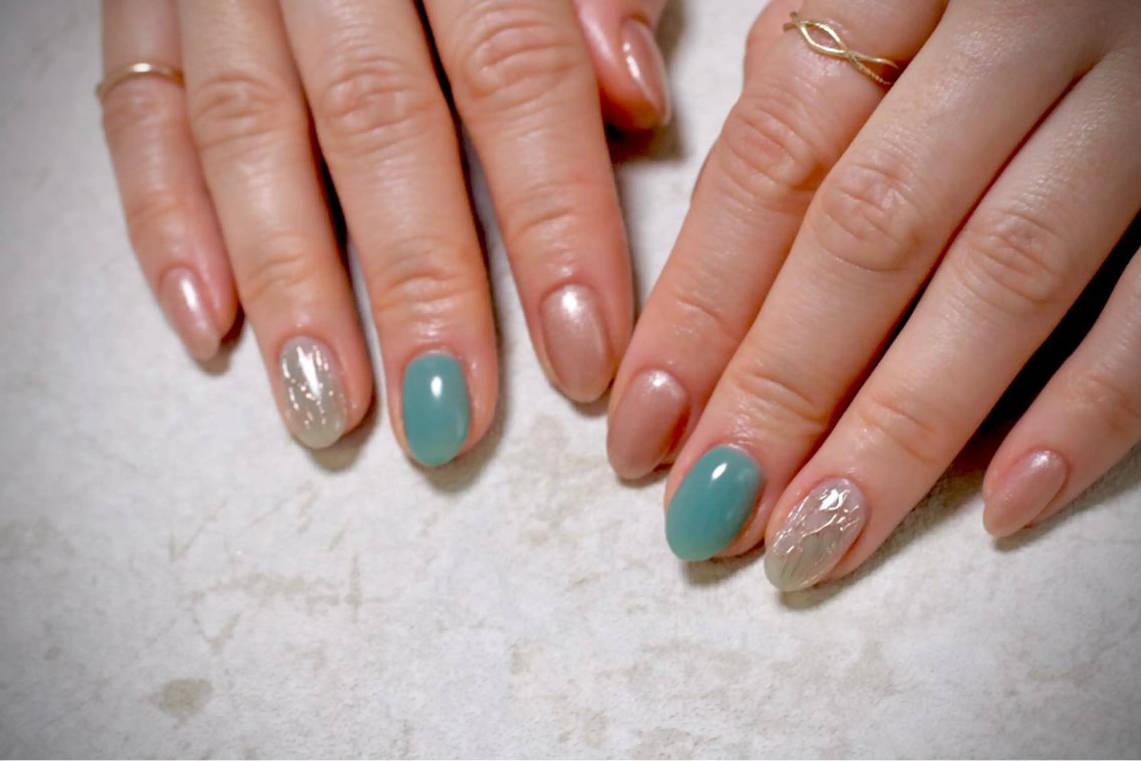 ネイル オーロラネイル カジュアル ジェルネイル ラメ(グリッター) マグネットネイル MH Nailのネイルデザイン