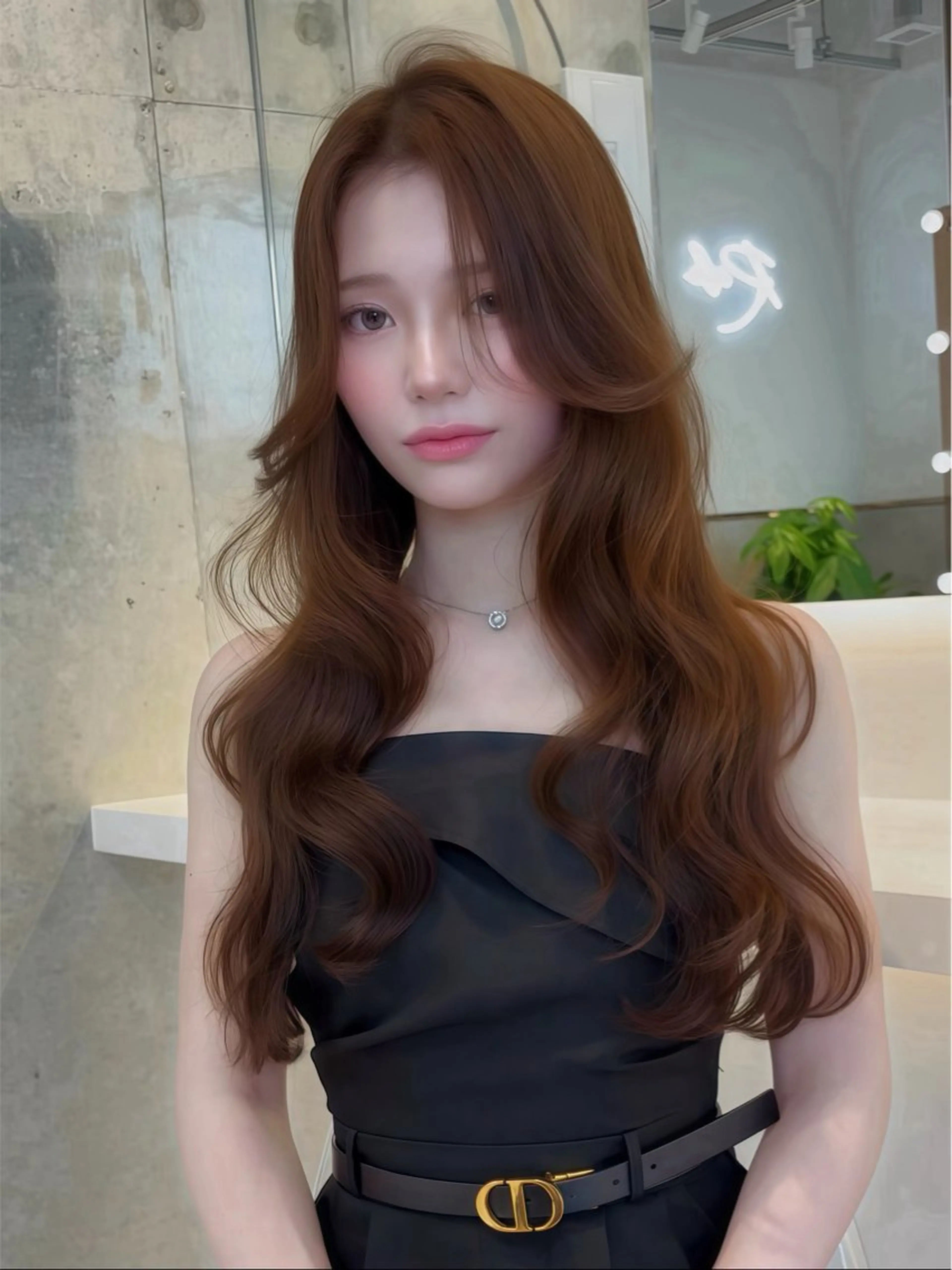 ロング カラー ヘアアレンジ ベージュカラー ブリーチ 透明感カラー ブリーチなしカラー 髪質改善 【博多髪質改善】 吉村　清志のヘアスタイル