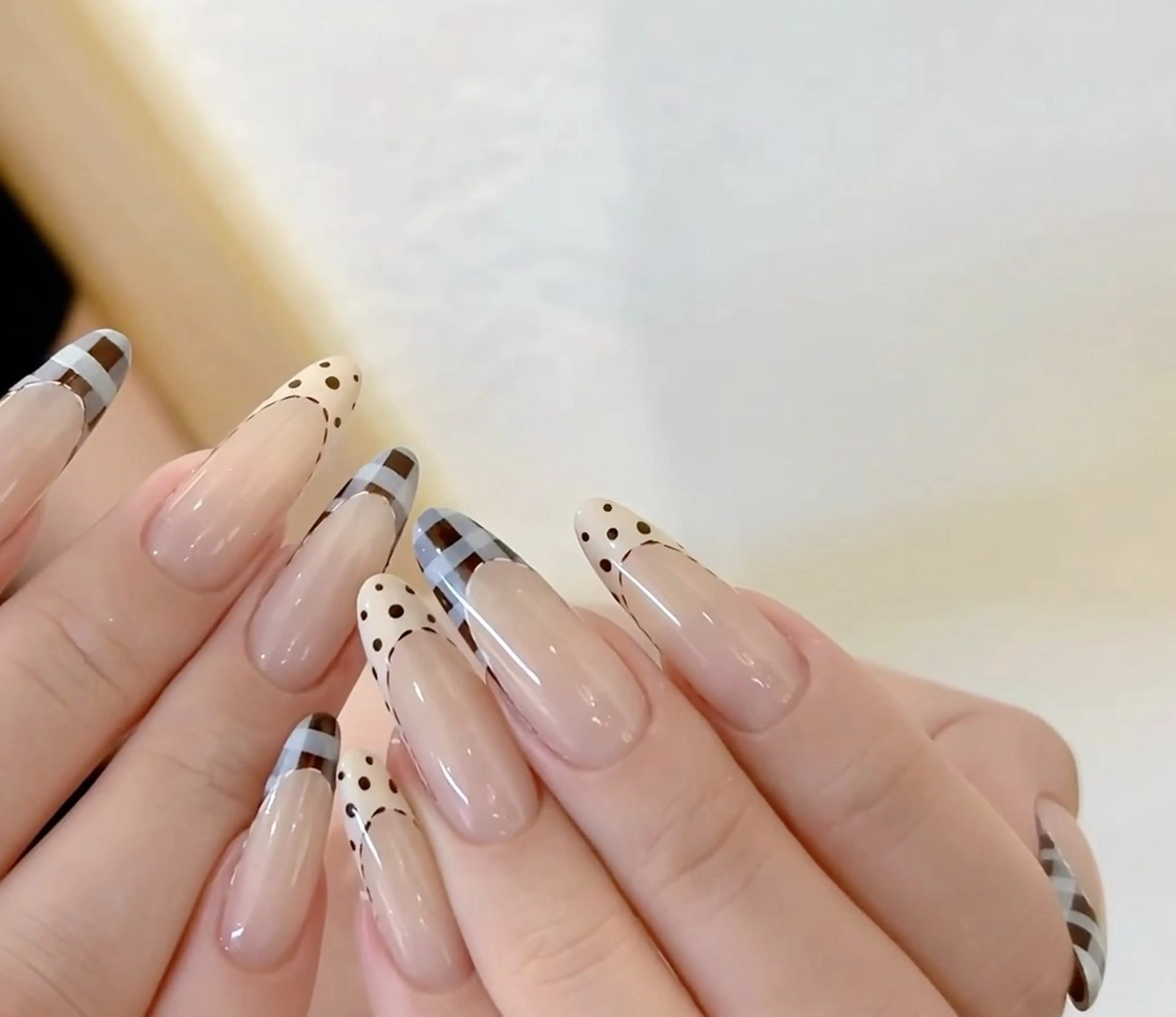 ネイル オーロラネイル フラワーネイル フットネイル フレンチネイル ジェルネイル ハンドネイル 長さだし専門 ありさのネイルデザイン