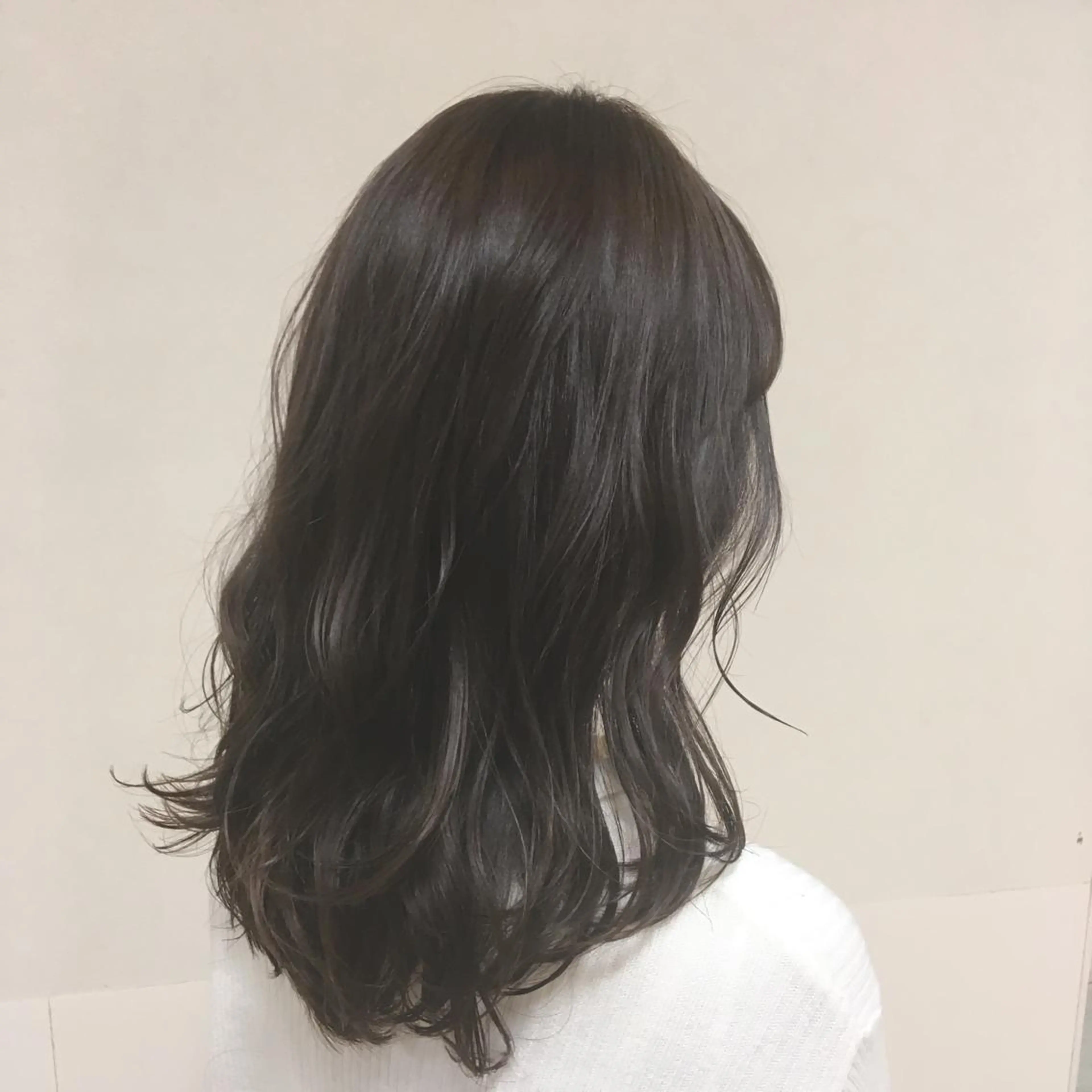 セミロング カラー ヘアアレンジ アッシュ 透明感カラー ハイライトカラー ラベンダーカラー ラベンダーアッシュ 【Sweep】おじま のぞみのヘアスタイル