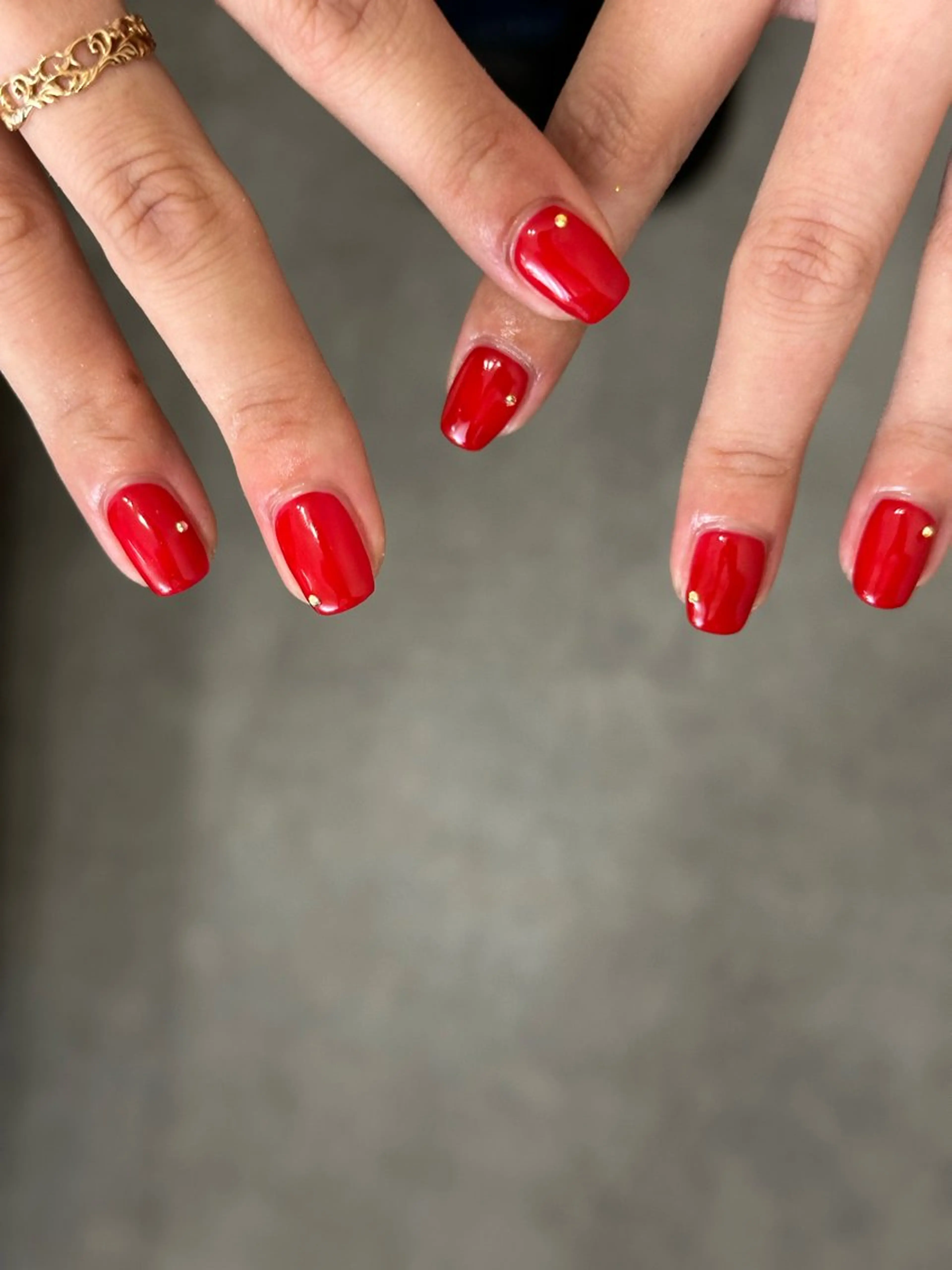 ネイル 赤色 ハンドネイル フットネイル kiii.__ ✴︎*のネイルデザイン