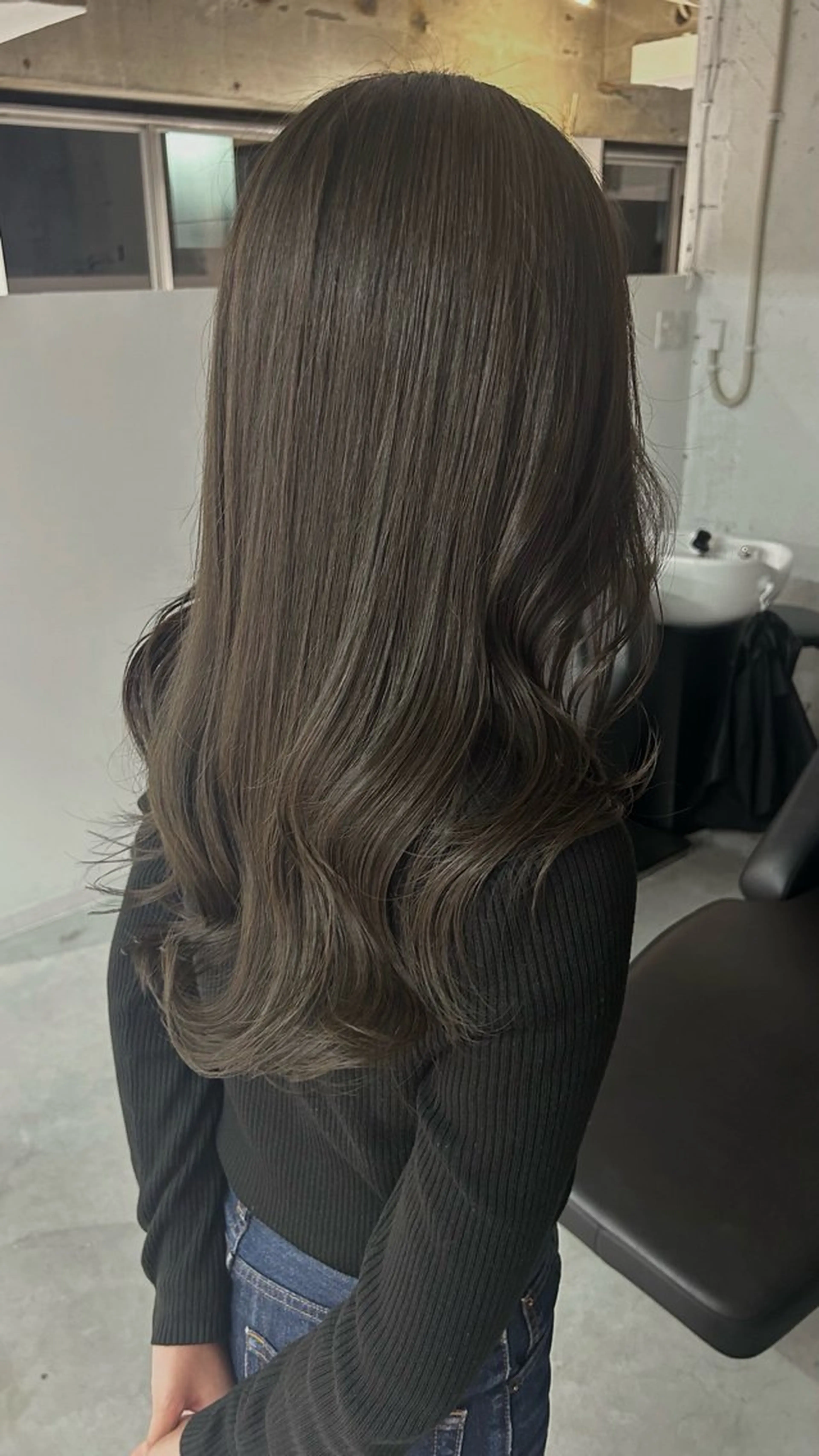 ロング Ann/ベージュ /ミルクティーのヘアスタイル