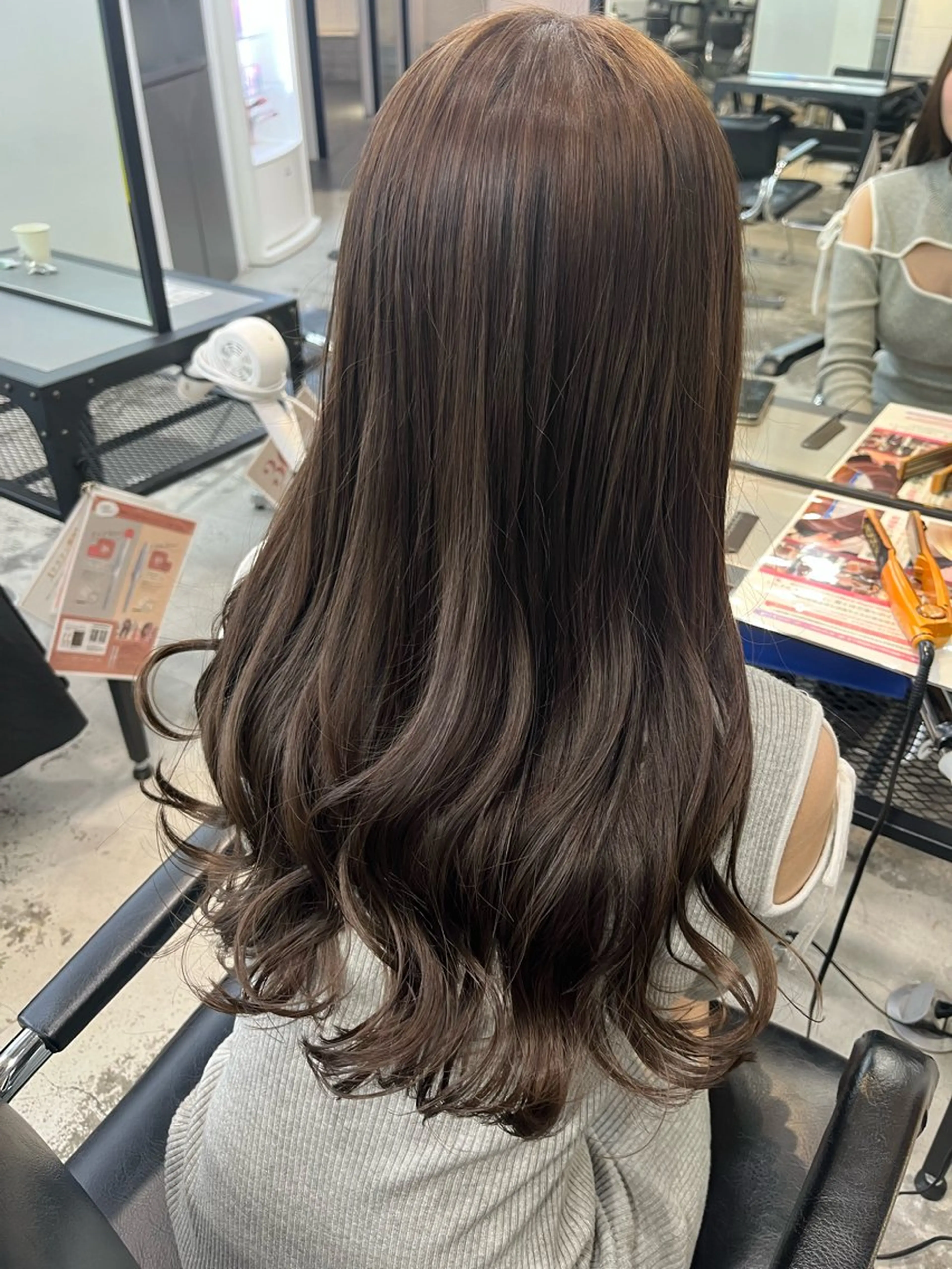 カラー ヘアカラー トリートメント ブリーチカラー×艶 🍨mihoのヘアスタイル