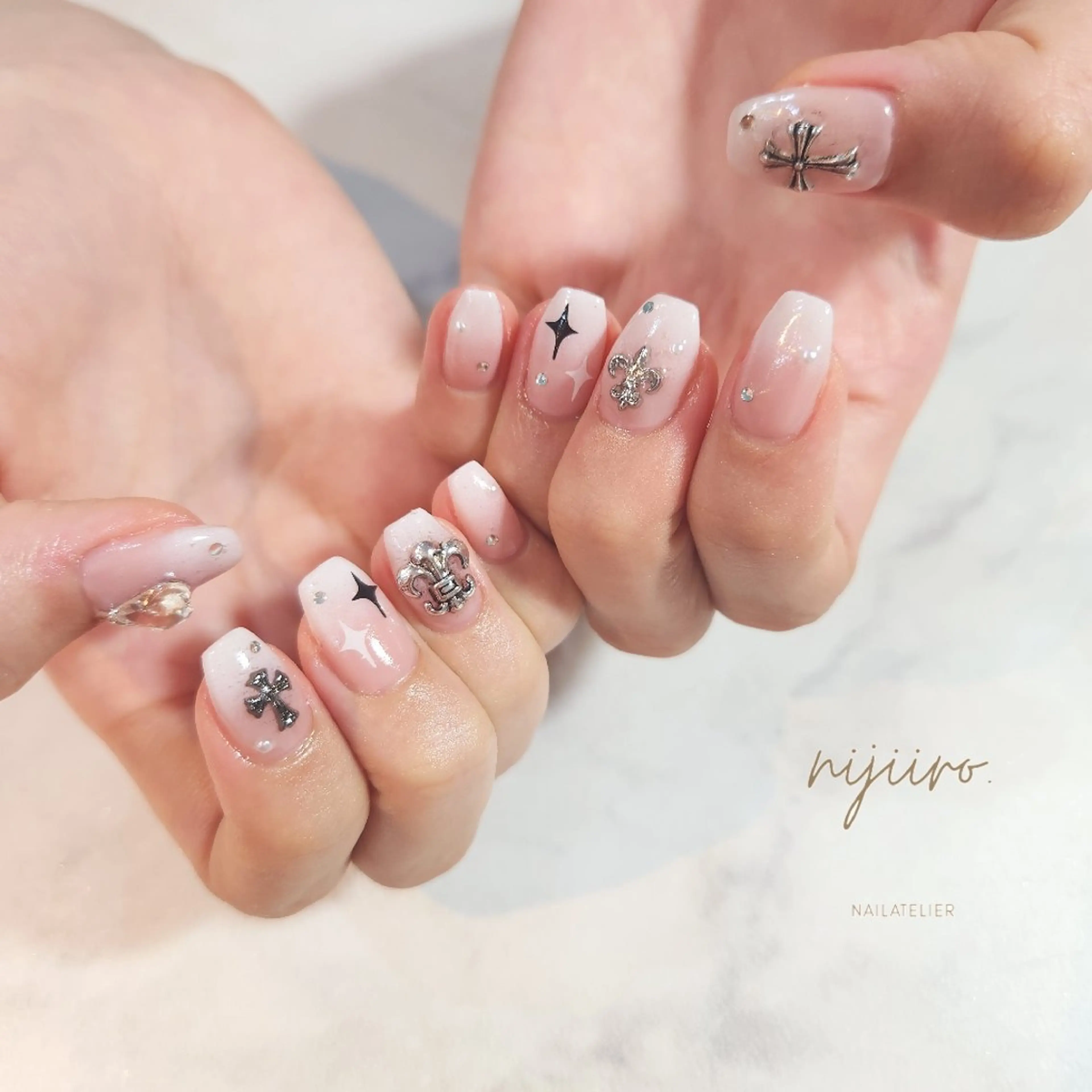 ネイル ハンドネイル nailatelier nijiiro.所属・nijiiro🌈 サトウのネイルデザイン