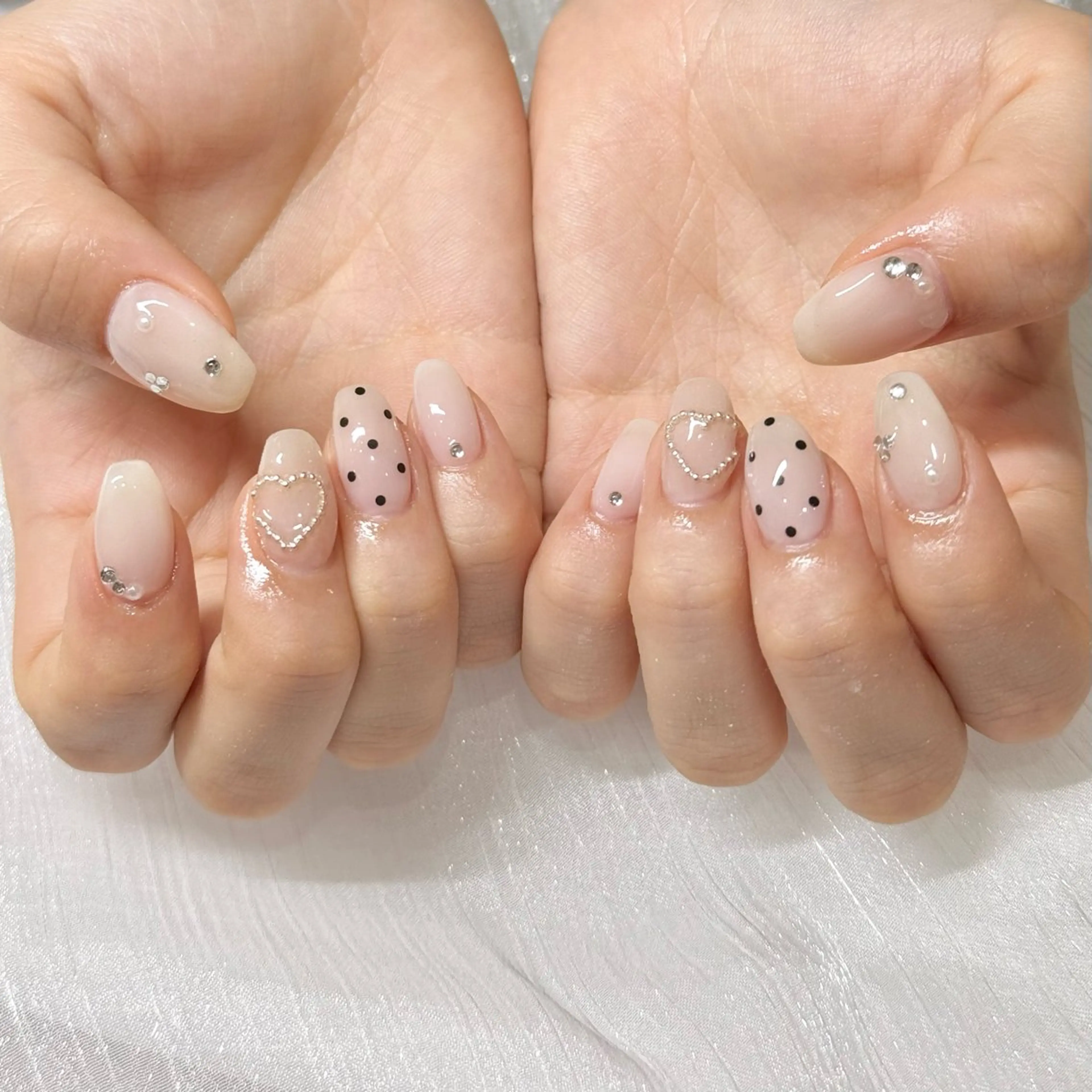 ネイル チークネイル ドット フットネイル フレンチネイル ジェルネイル ハンドネイル Rimi.+ チナミのネイルデザイン