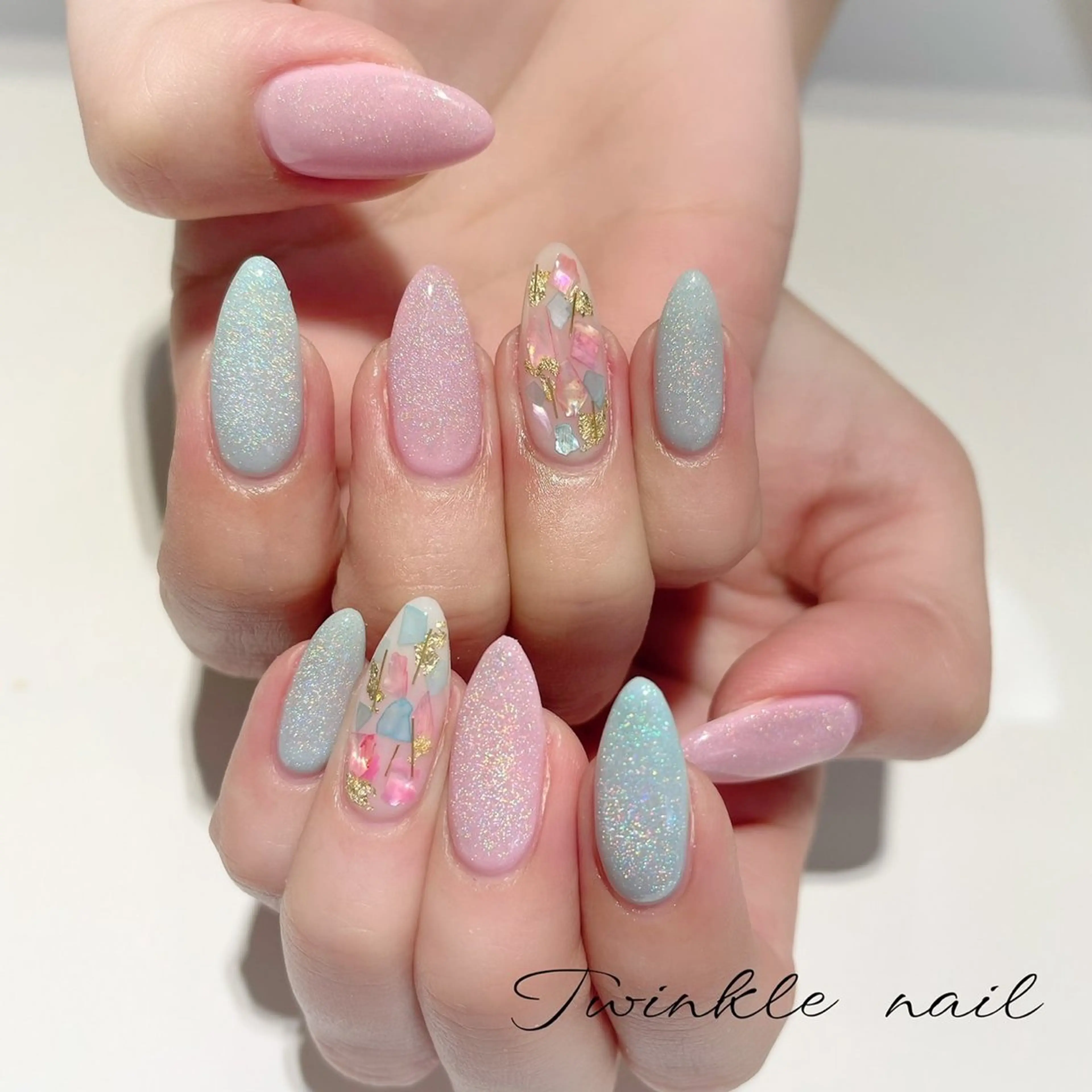 ネイル ハンドネイル ハンドケア 中井 綾香の眉毛・アイブロウイメージ