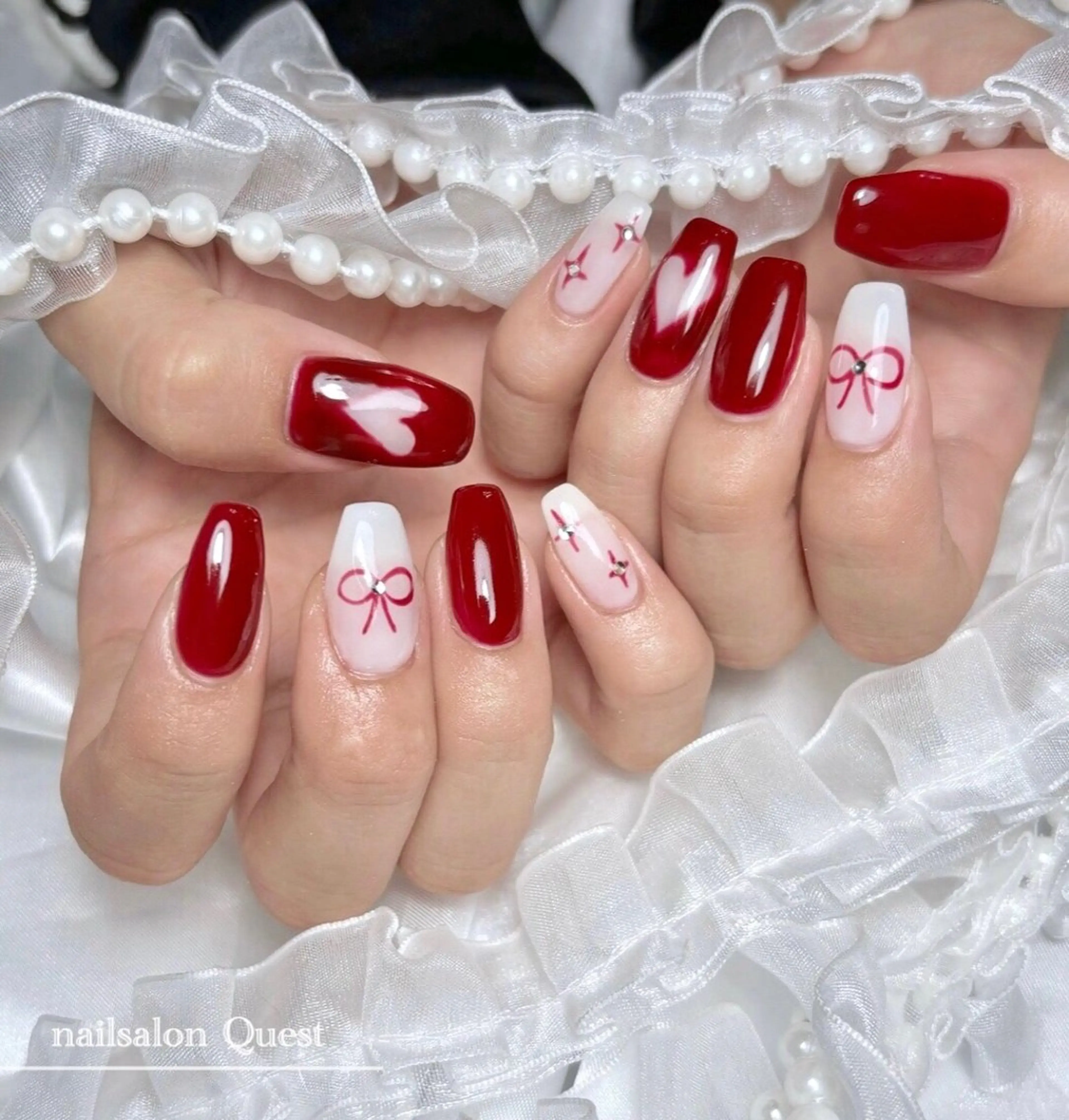 ネイル ボルドー ガーリー ハート ワンカラーネイル リボン nailsalon Questのネイルデザイン