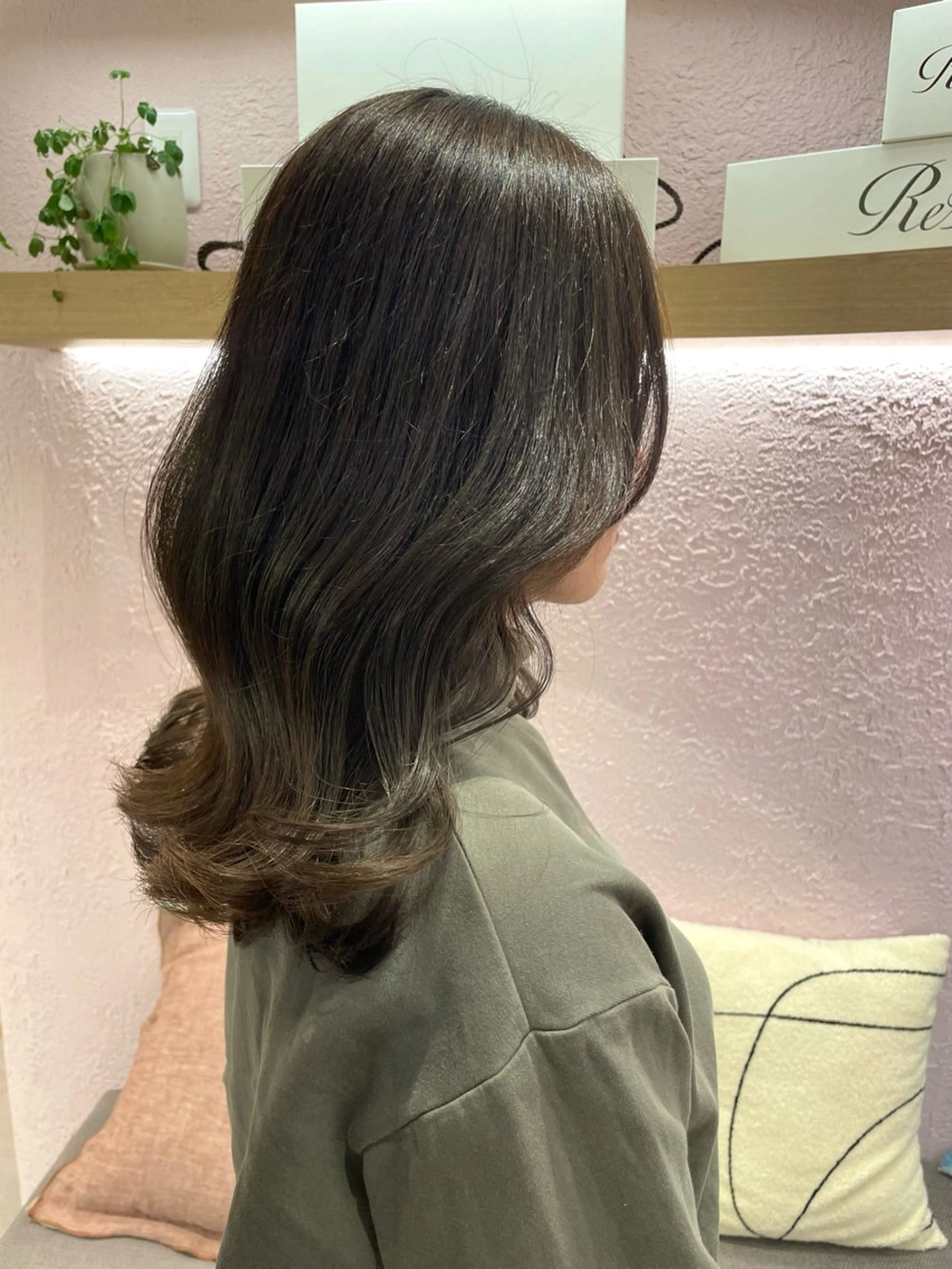 セミロング アッシュ アッシュグレー トリートメント ヘアカラー トリートメント merc.🐰澤田 凜のヘアスタイル