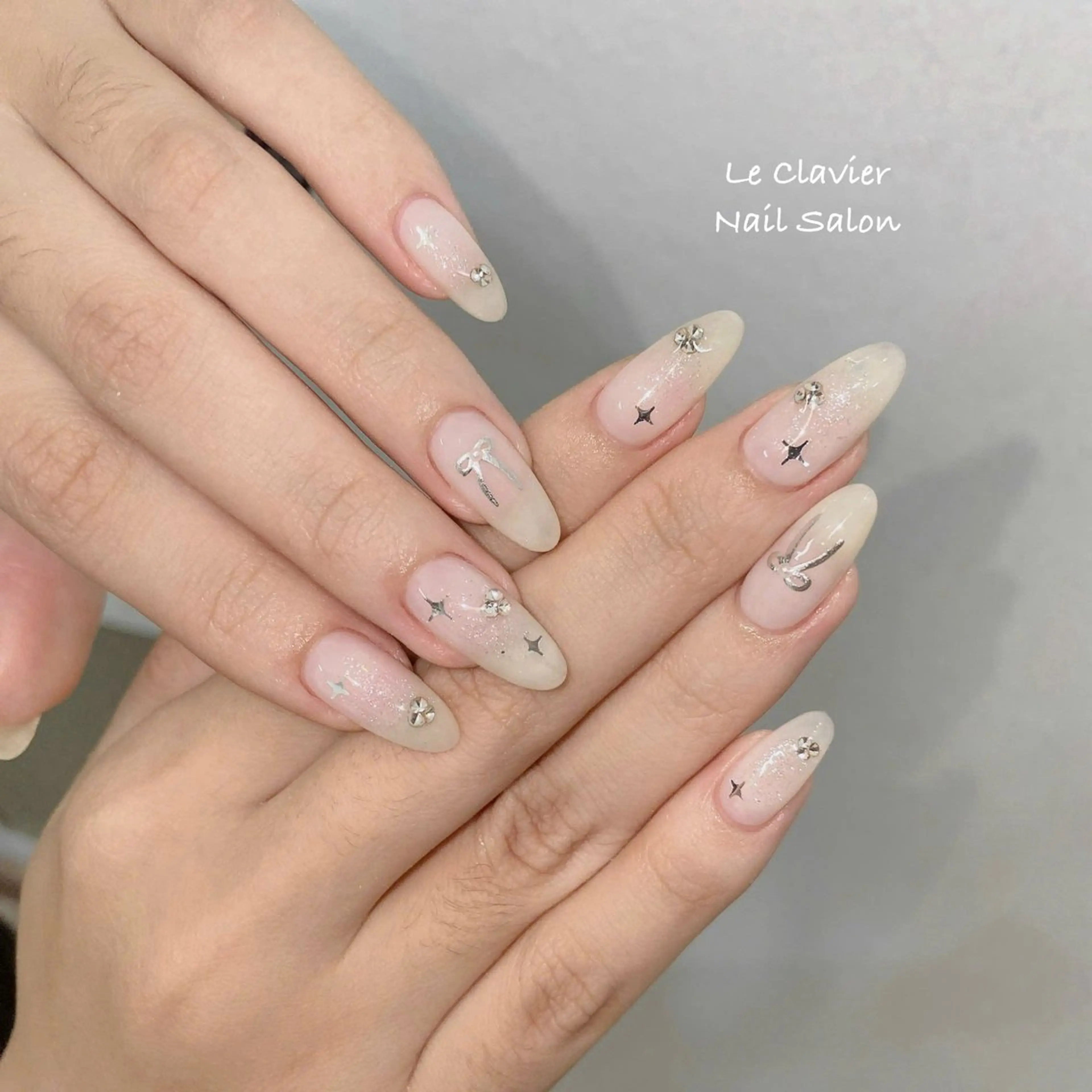 ネイル アートネイル オーロラネイル チークネイル 長さ出し フットネイル ハンドネイル ハンドケア Hazuki nailのネイルデザイン