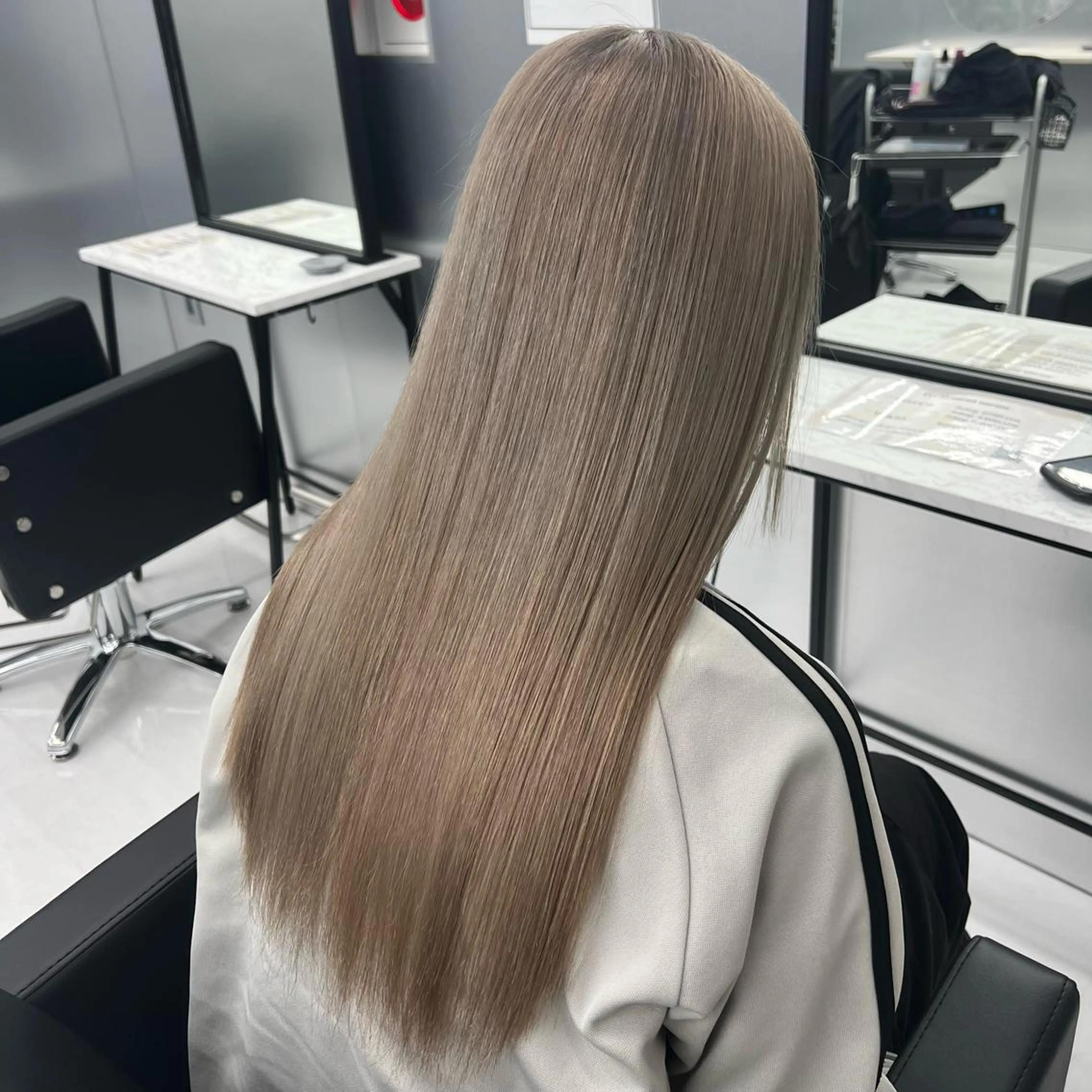 ロング カラー ヘアカラー トリートメント ヘアセット 👑垢抜け韓国ヘア ハッシュカット唯澄のヘアスタイル