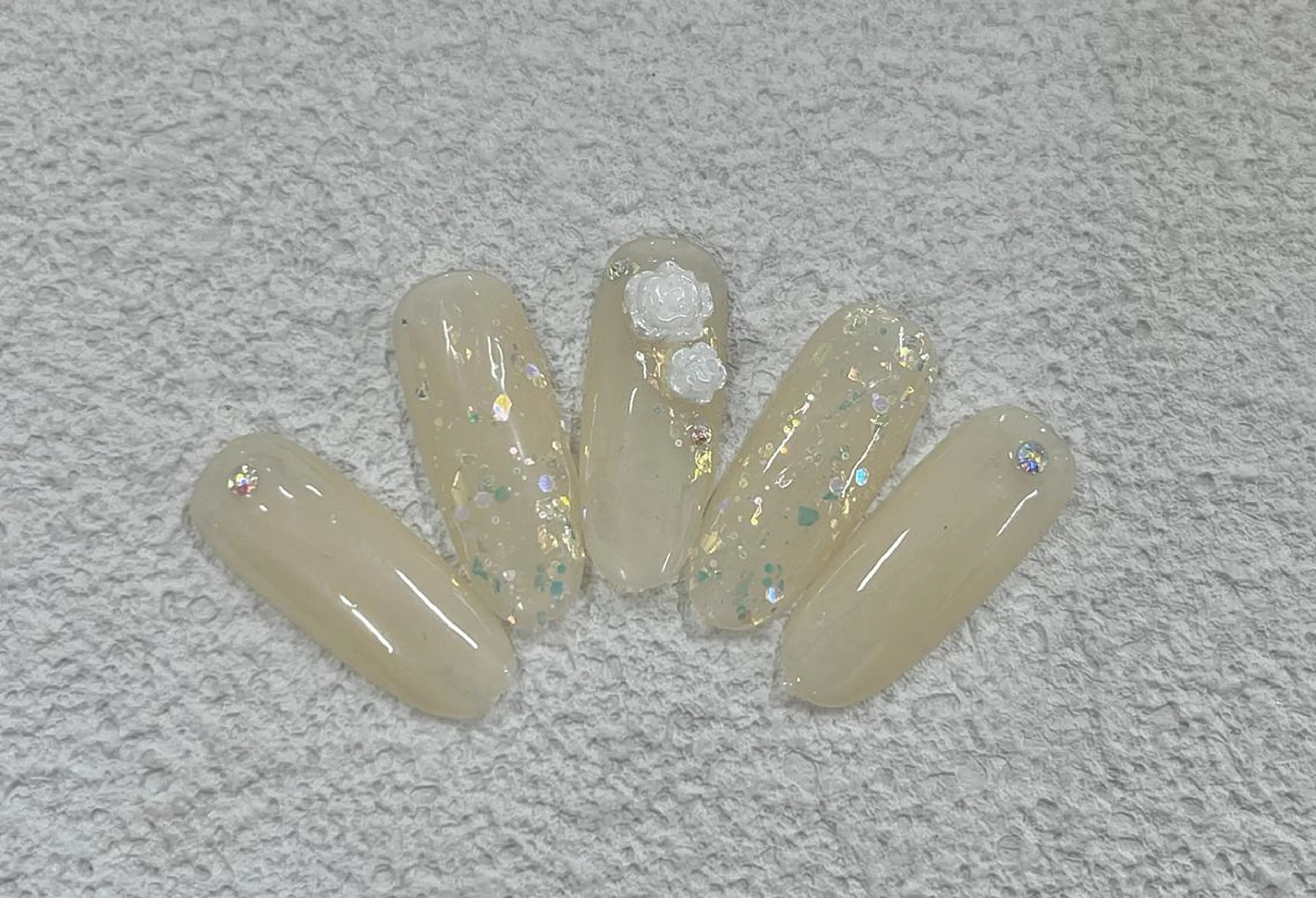 ネイル 長さ出し ジェルネイル 韓国ネイル ラメ(グリッター) ラメグラデーション ダイ ゲンゲンのネイルデザイン