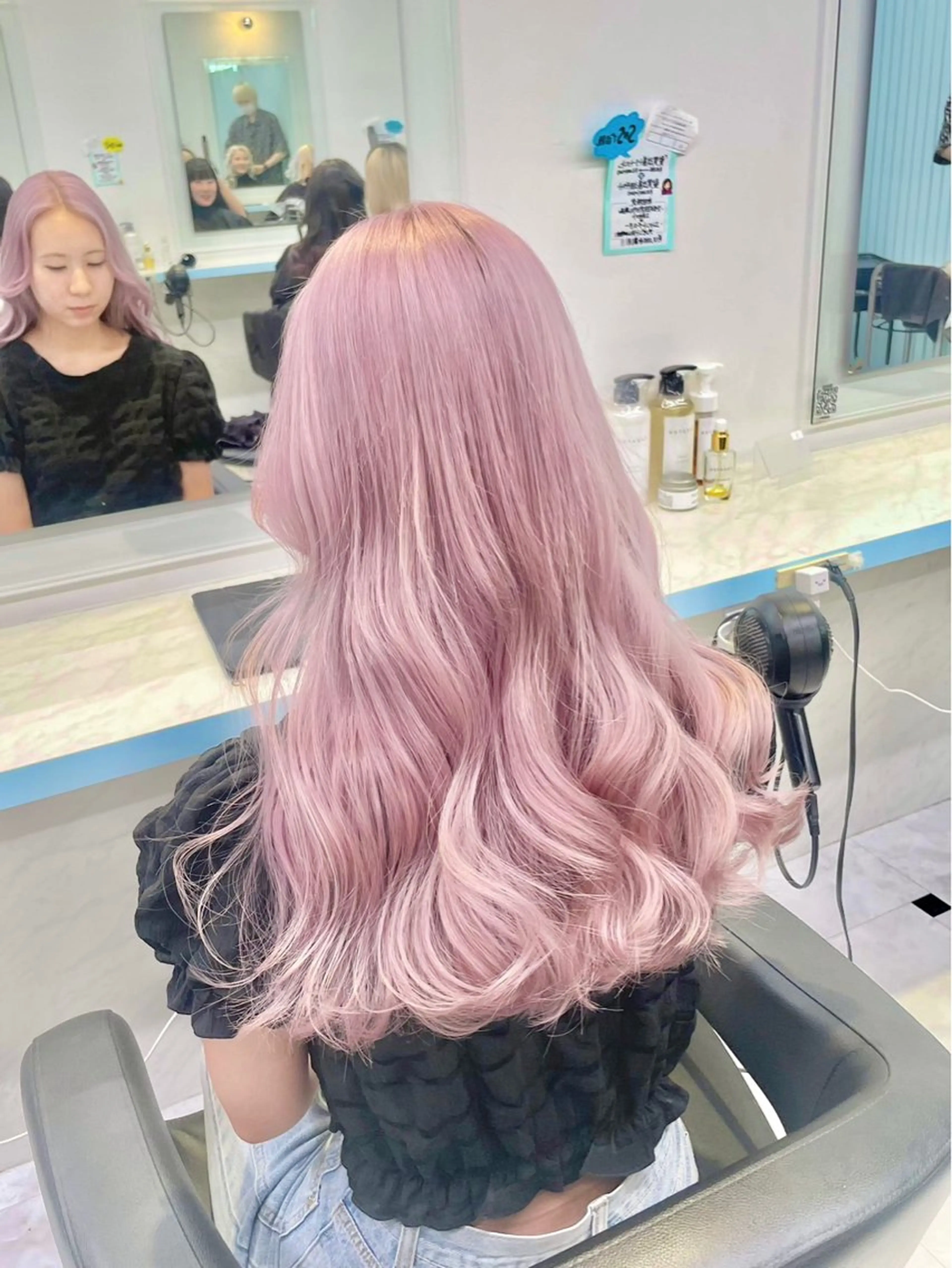 ロング カラー ヘアアレンジ 韓国レイヤー＆ピンク 艶髪🩶maikoのヘアスタイル