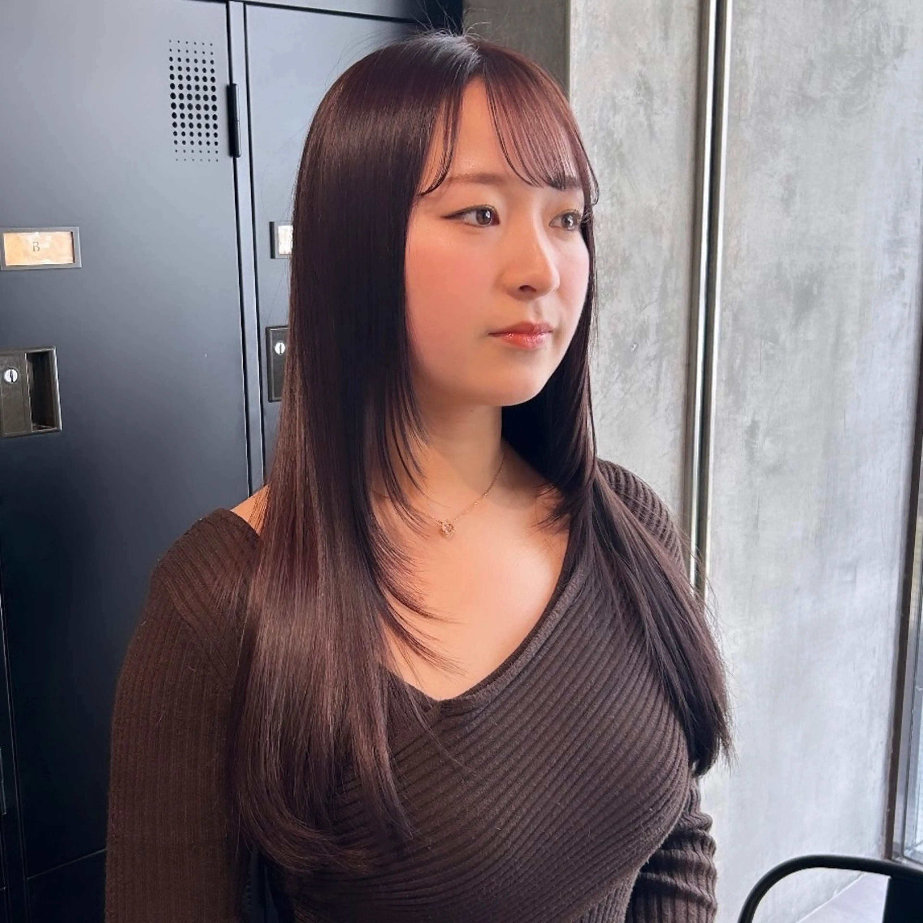 ロング カラー 透明感カラー ディープラベンダー ラベンダーカラー 顔まわりレイヤー レイヤーカット カット ヘアカラー トリートメント デザインカラー 🥨HAZUKiのヘアスタイル