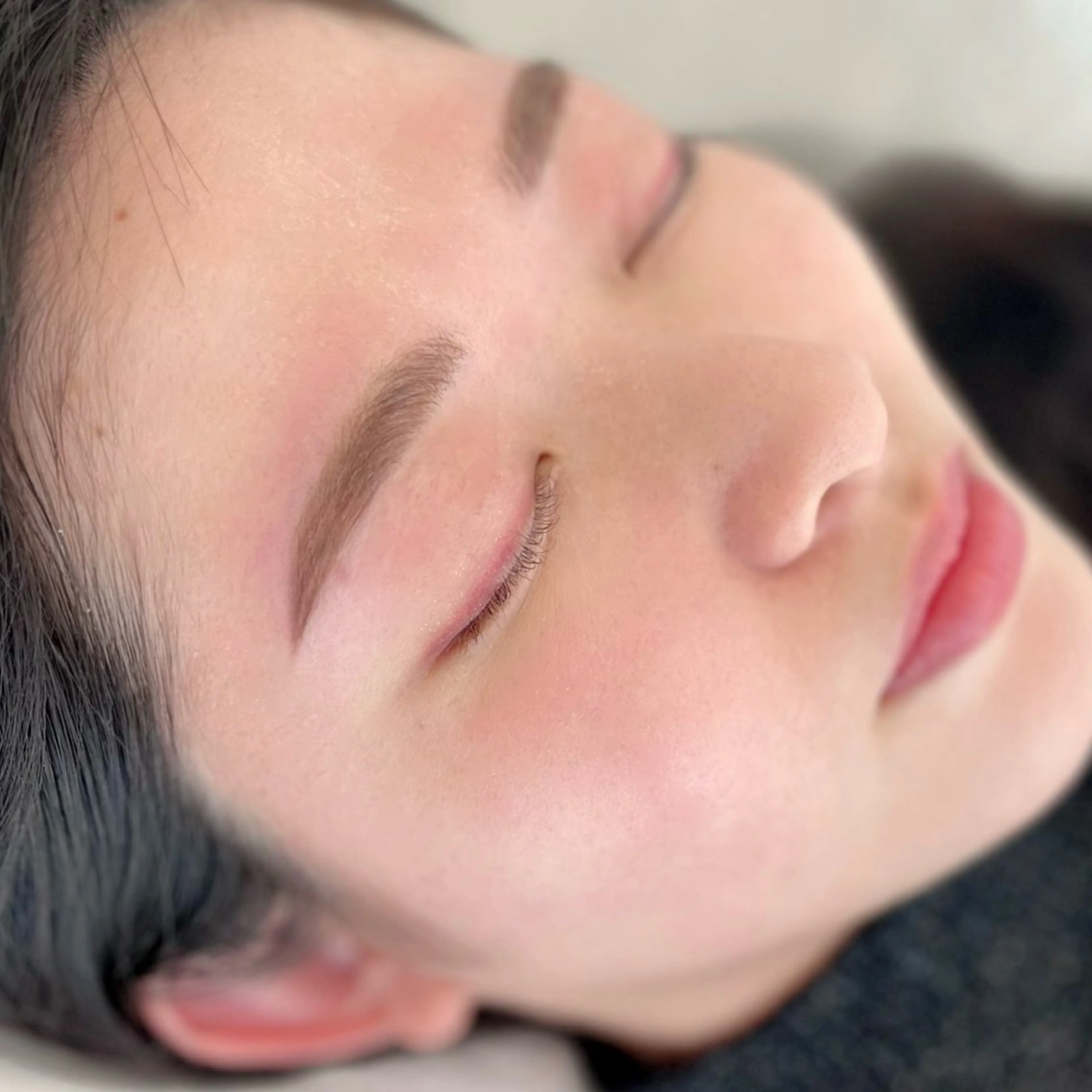 アイブロウ ulu 眉毛ハーブ毛穴肌改善の眉毛・アイブロウイメージ