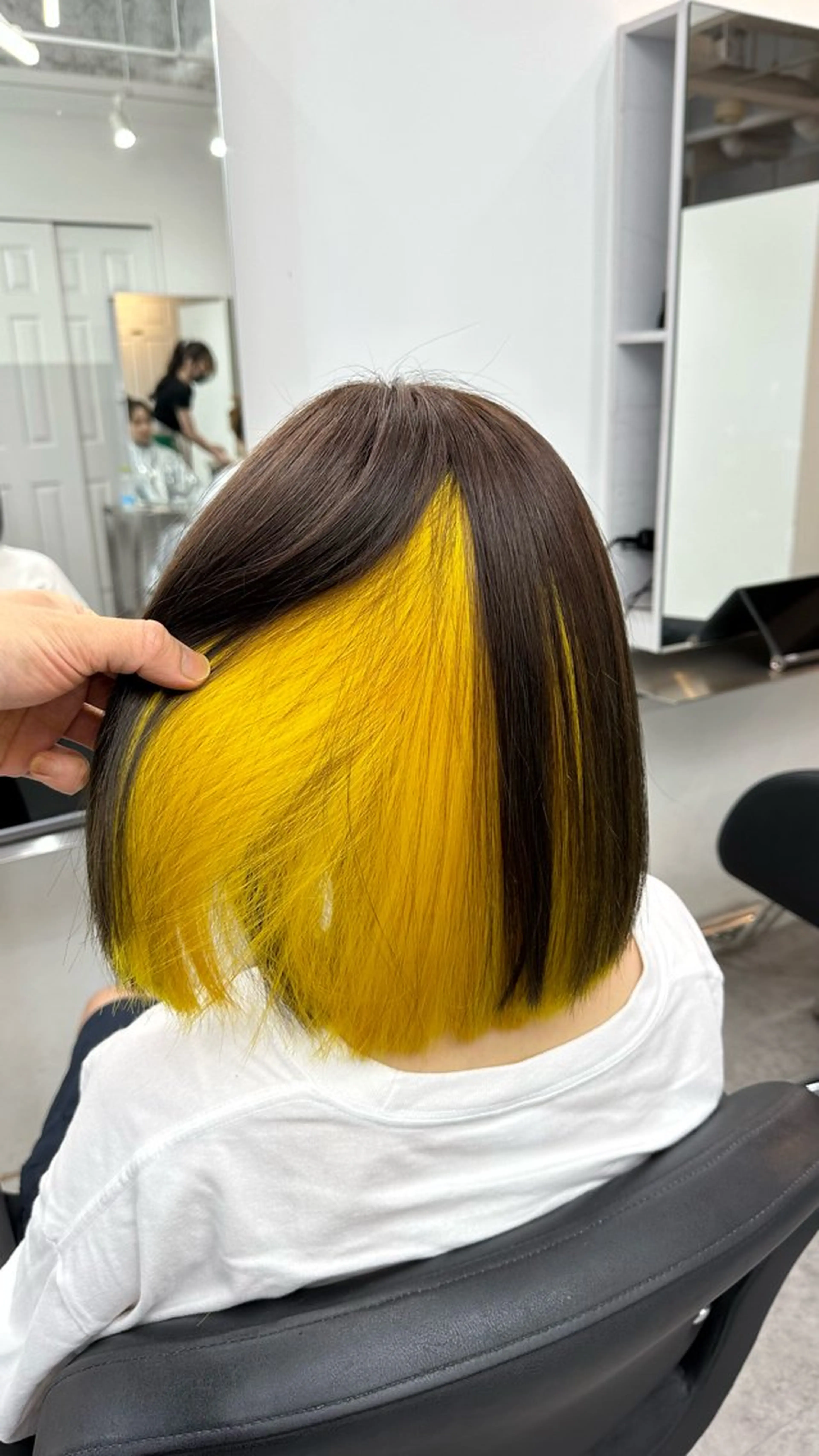 ミディアム カラー ヘアアレンジ インナーカラー イエローカラー カット ヘアカラー トリートメント ⭐️柏木皇気ブリーチ ムラ修正/他店直しのヘアスタイル