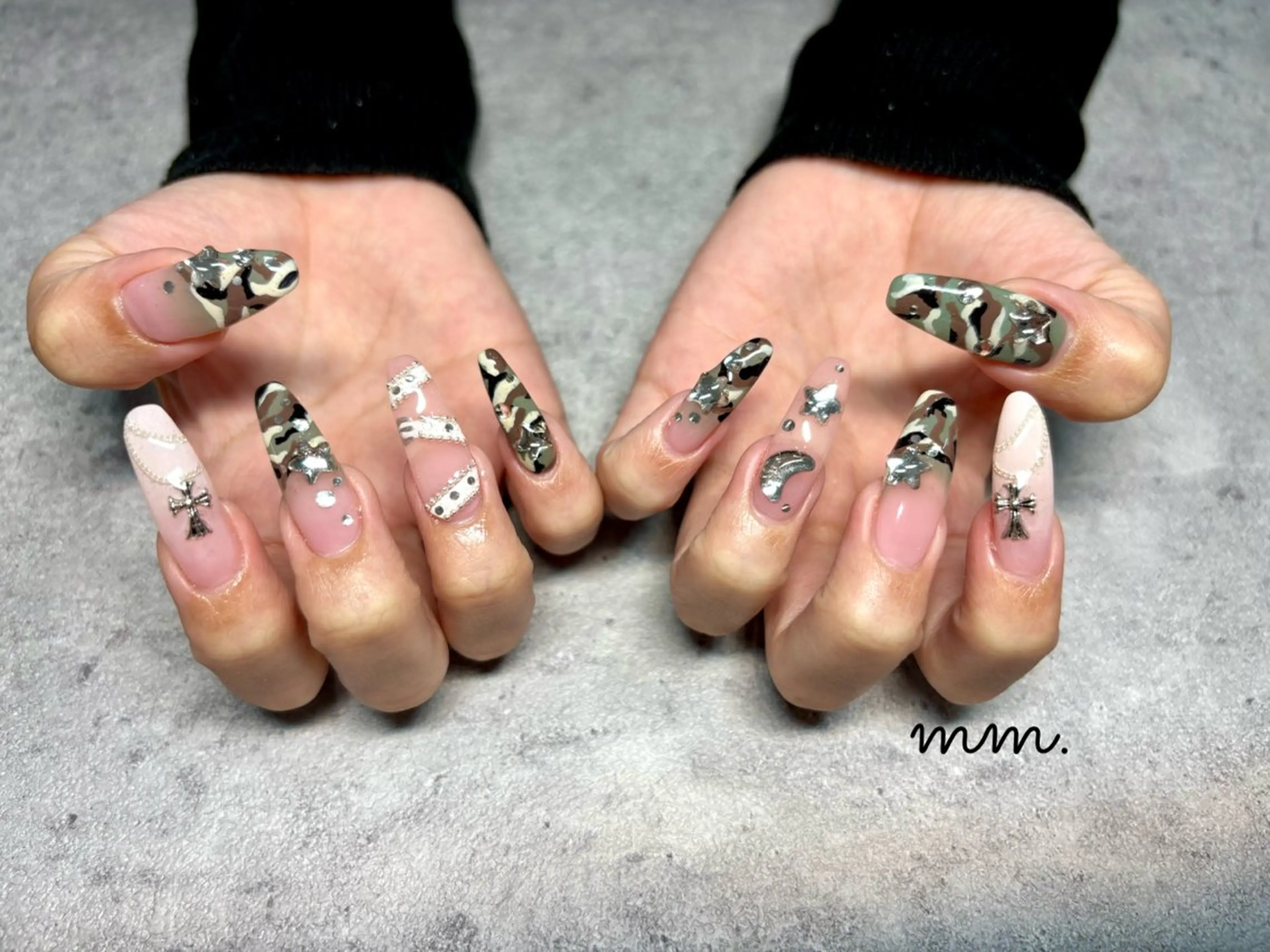 ネイル 持ち込み ハンドネイル mm. ✨Ayuna✨のネイルデザイン