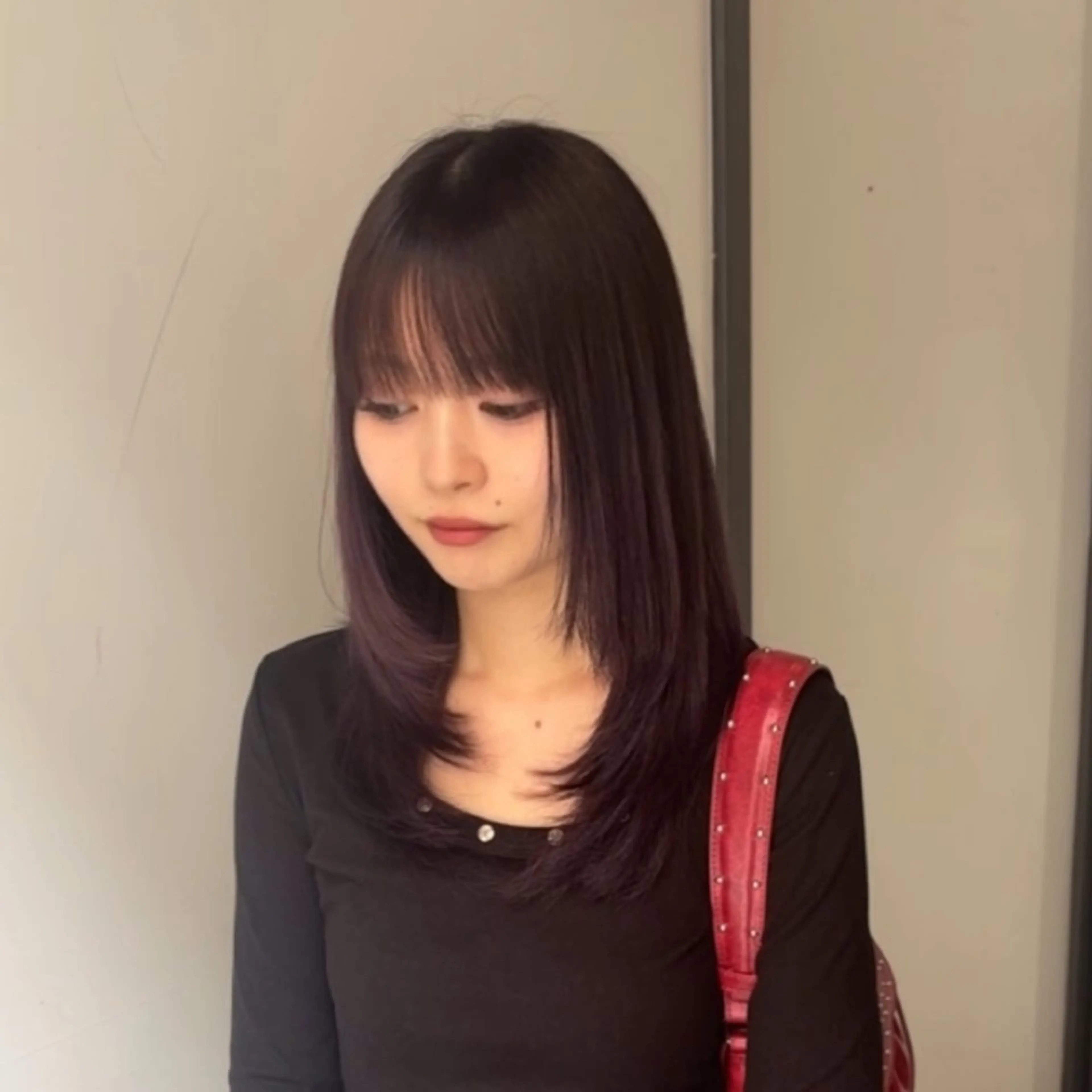 セミロング aura所属・CONAN｜レイヤー ボブ／ハイトーンのヘアスタイル