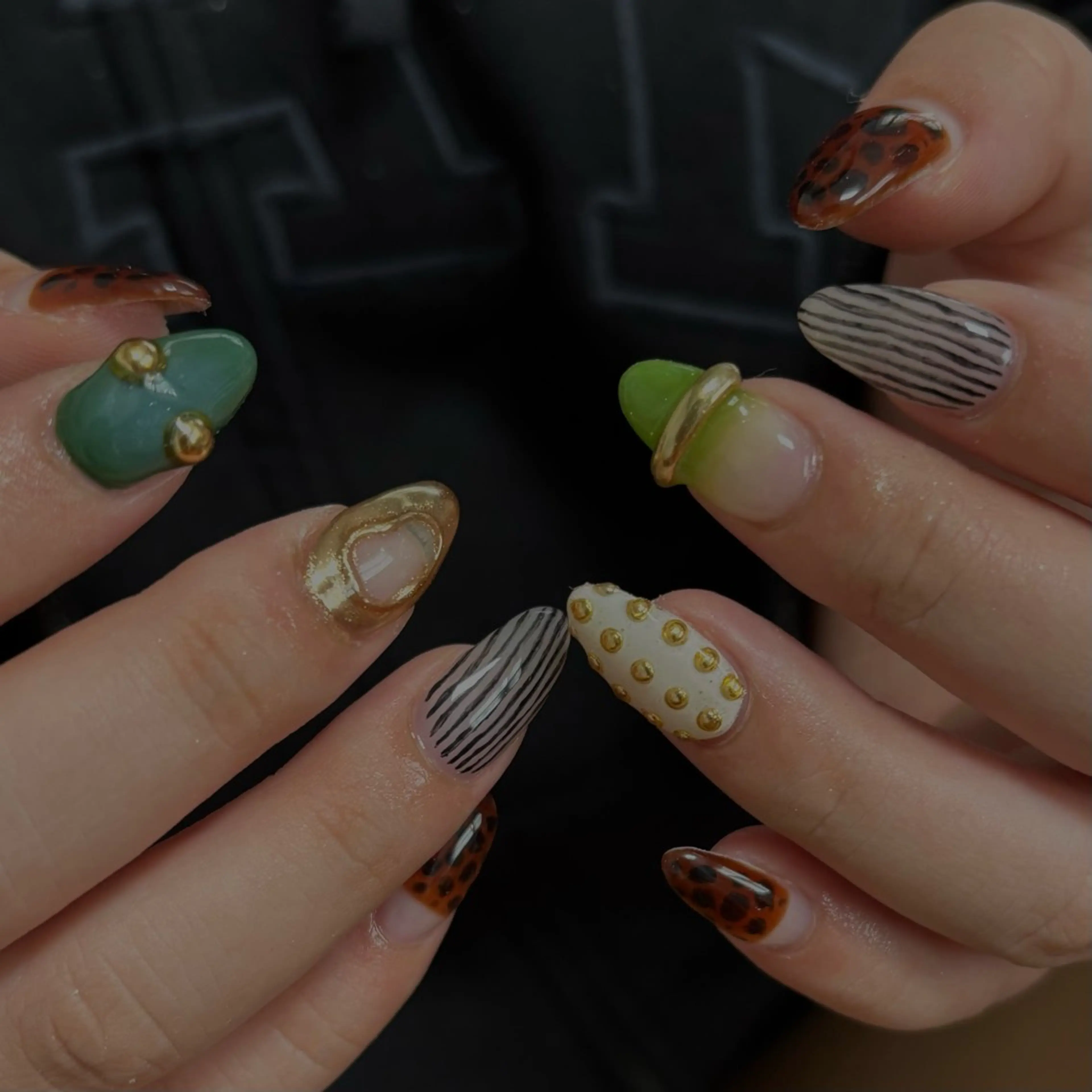 ネイル ハンドネイル 爪塗屋 さんのネイルデザイン