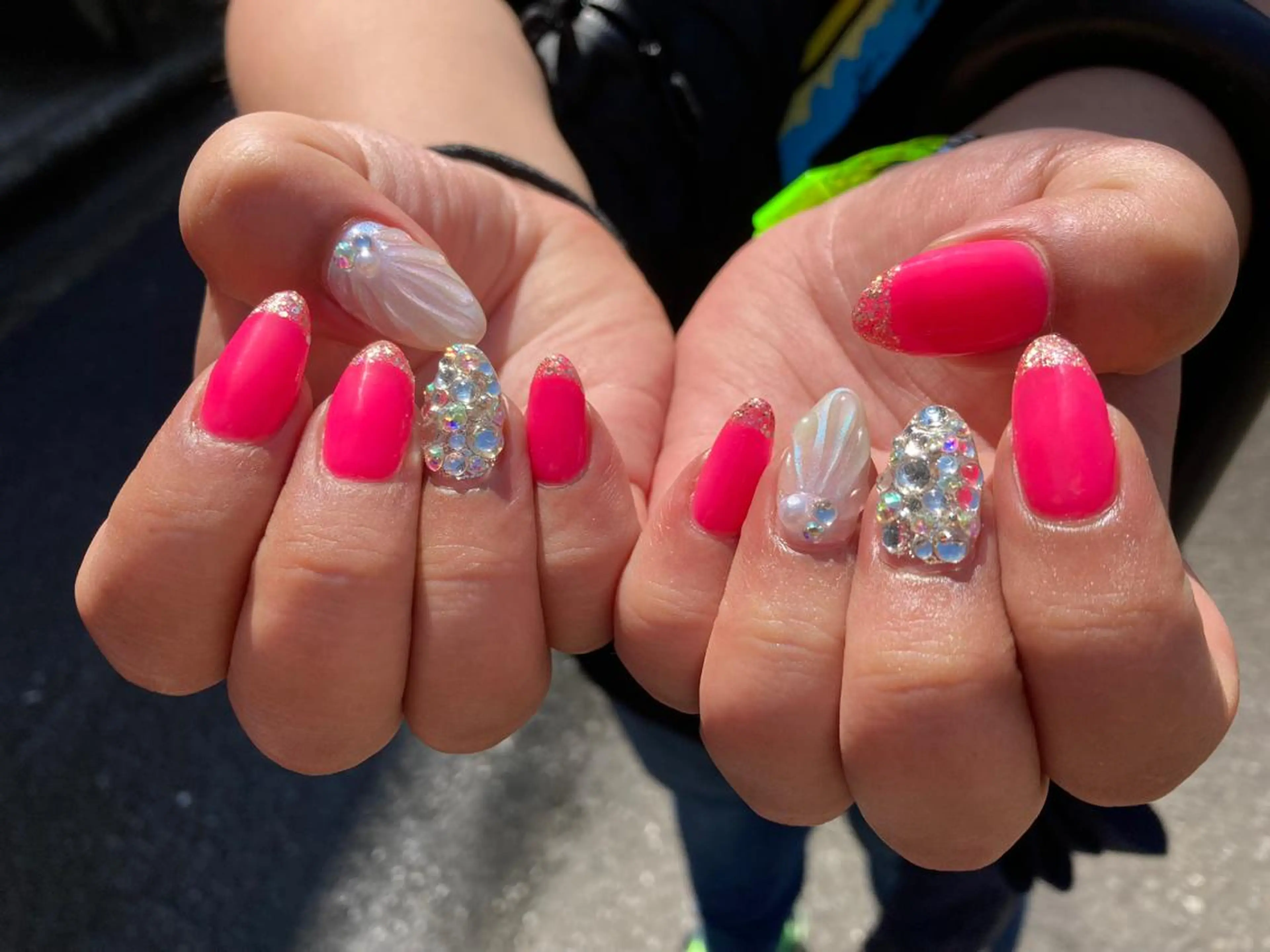 ミディアム ネイル ハンドネイル フットネイル ✴︎ Delightのネイルデザイン