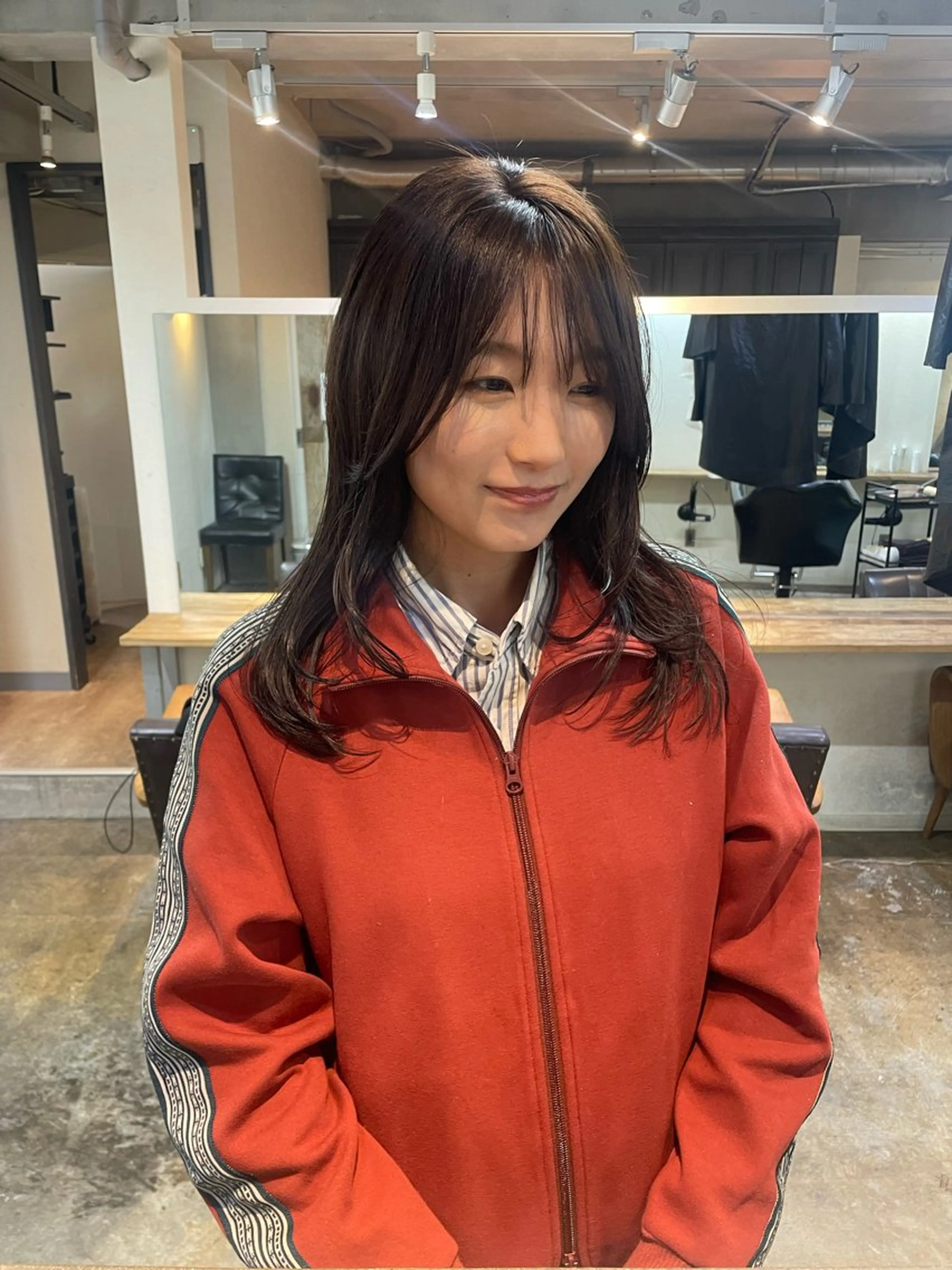 ミディアム mio ／ハイトーンのヘアスタイル