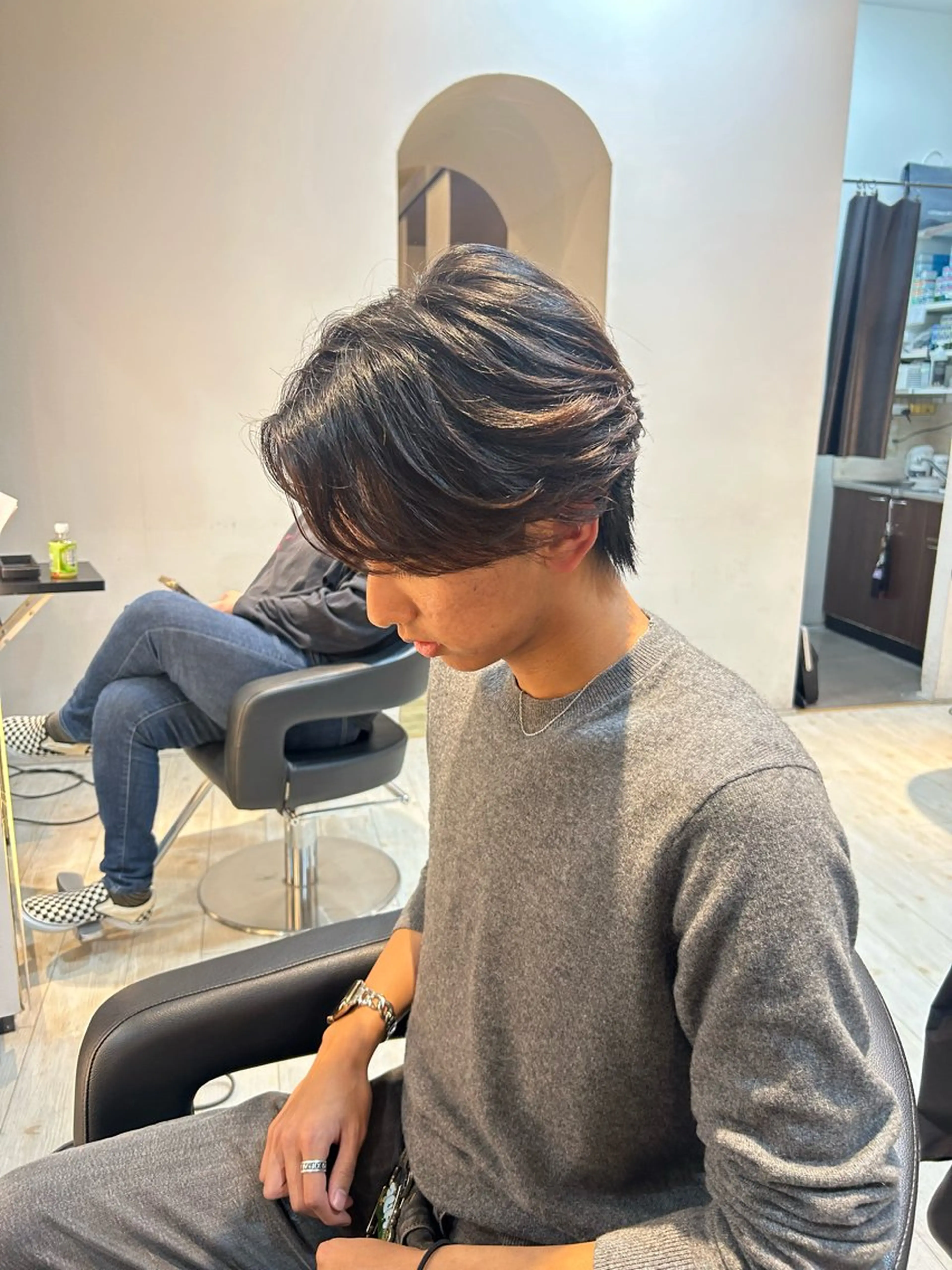 メンズ カルマパーマ メンズパーマ カット パーマ 有働由良／ハイトーン ／韓国メンズヘアのヘアスタイル