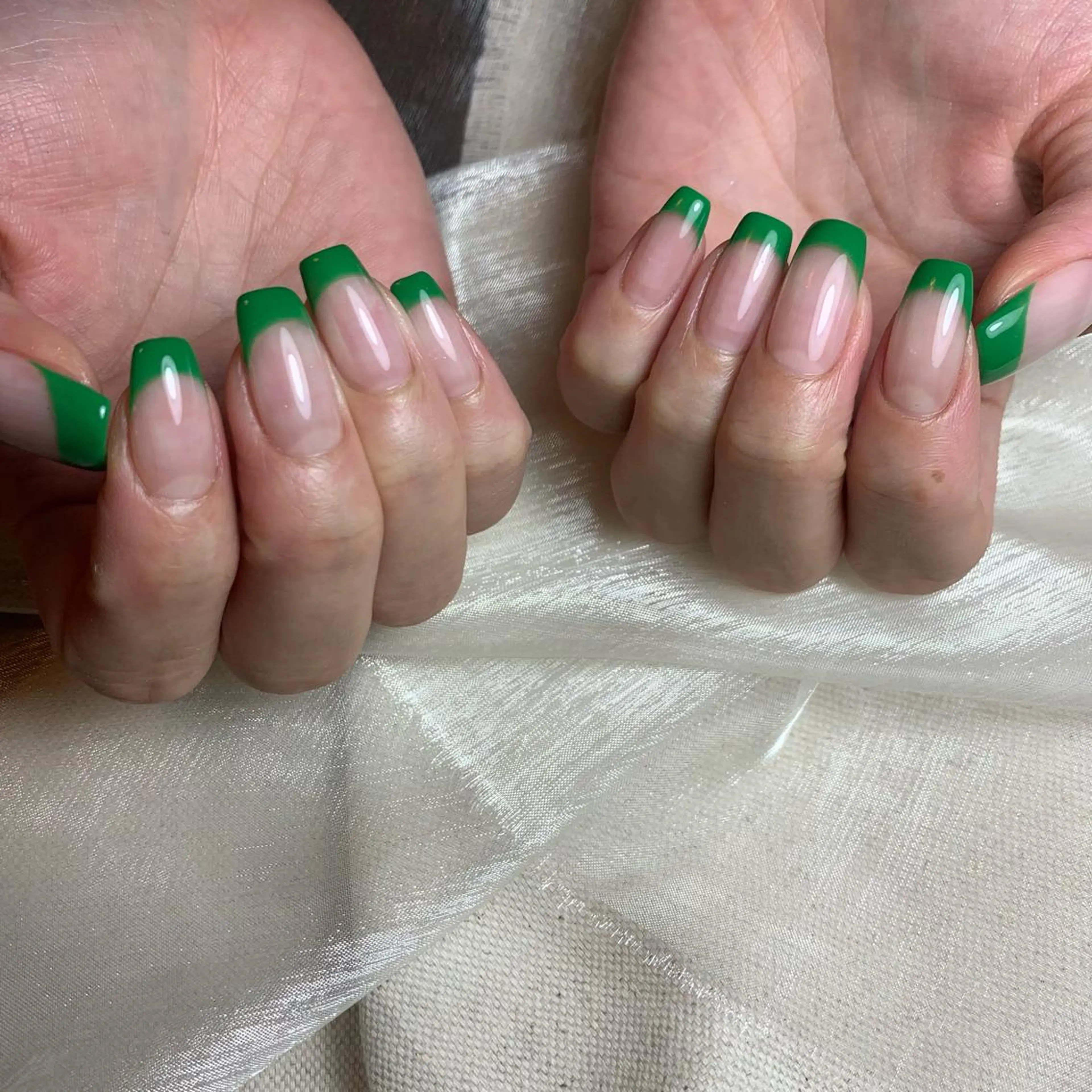 ネイル ハンドネイル repos~ルポ~所属・里見 麗のネイルデザイン