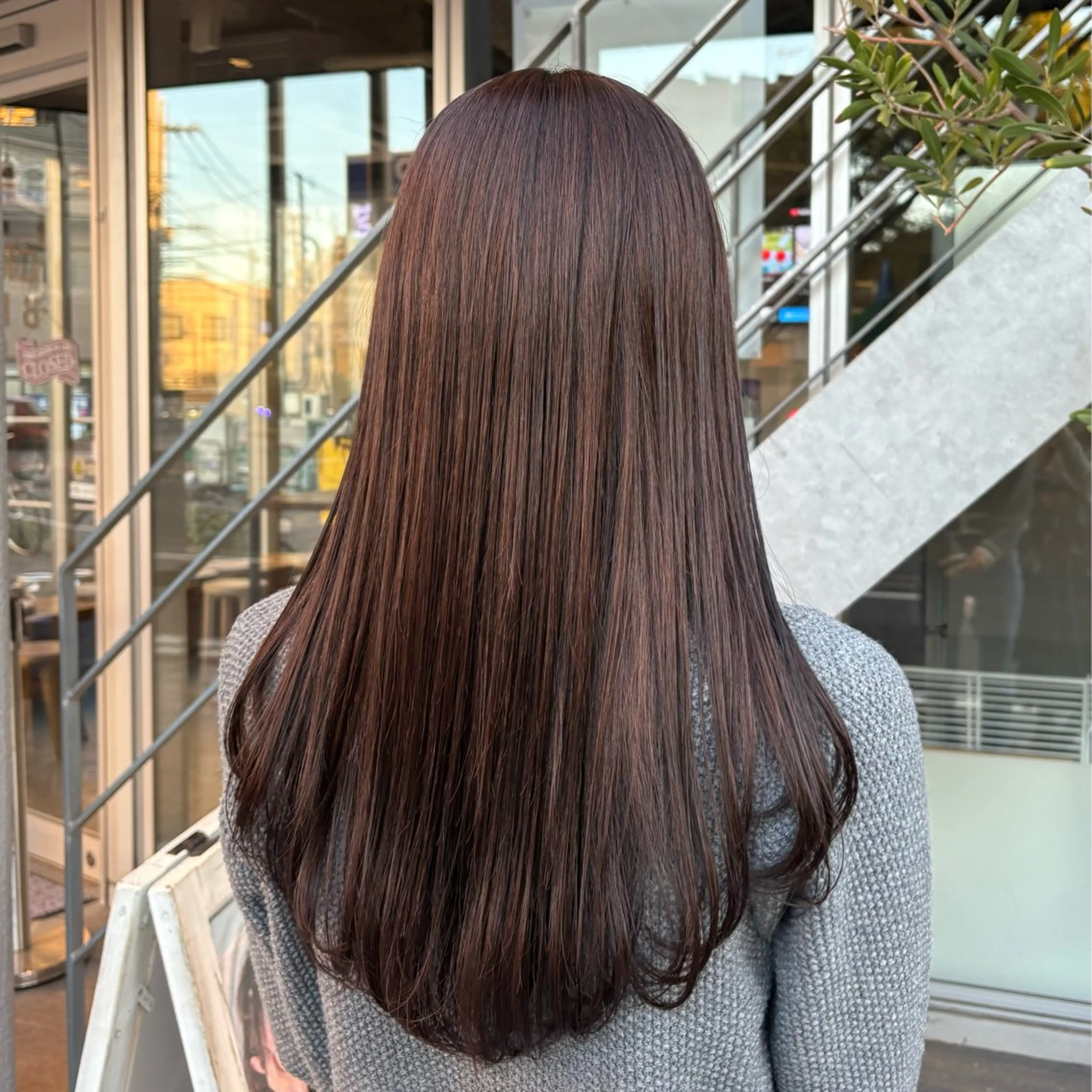 ロング カット ヘアカラー 西村 清花のヘアスタイル