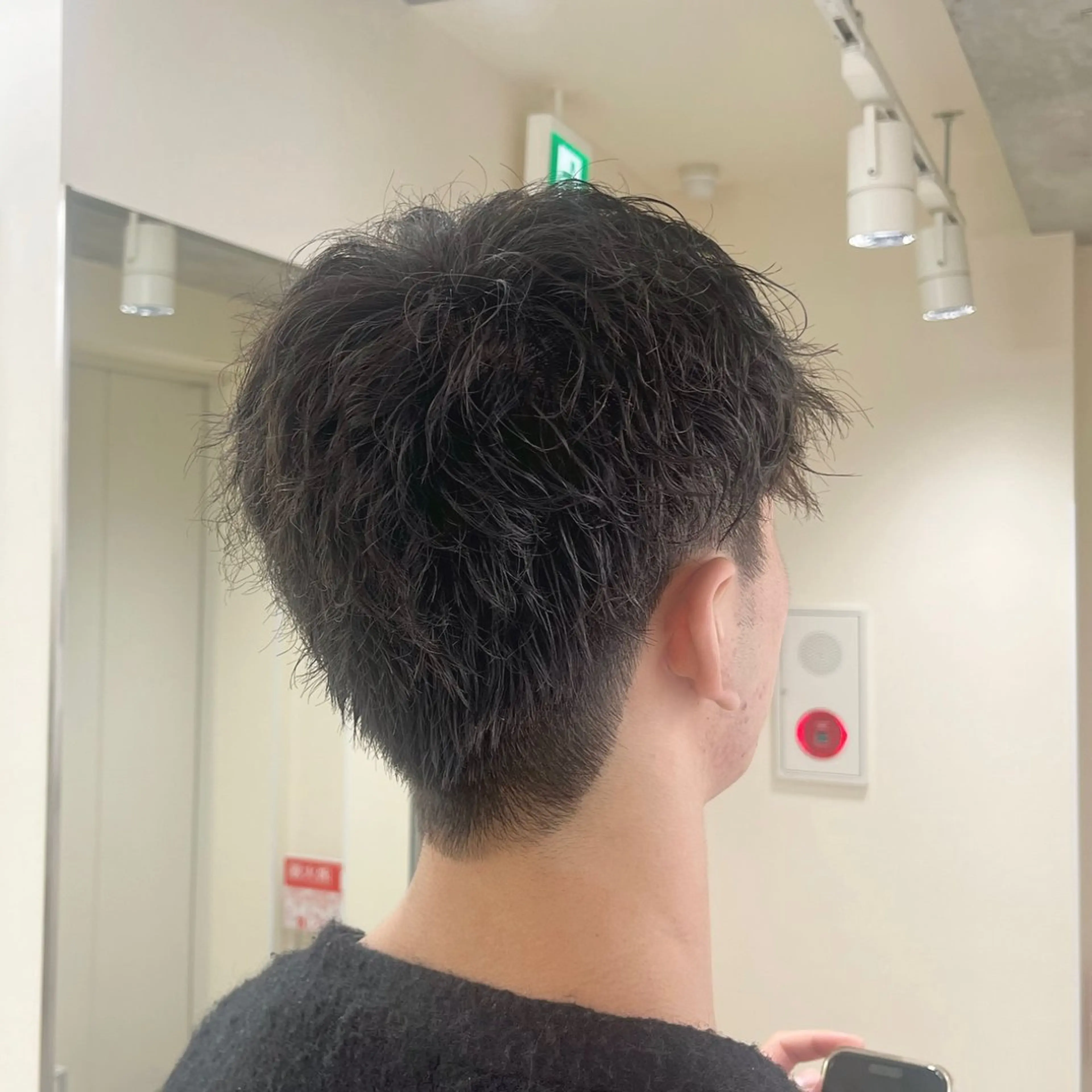 ショート パーマ スパイラルパーマ ユイナ 🕊NaVI ベージュ/透明感のヘアスタイル