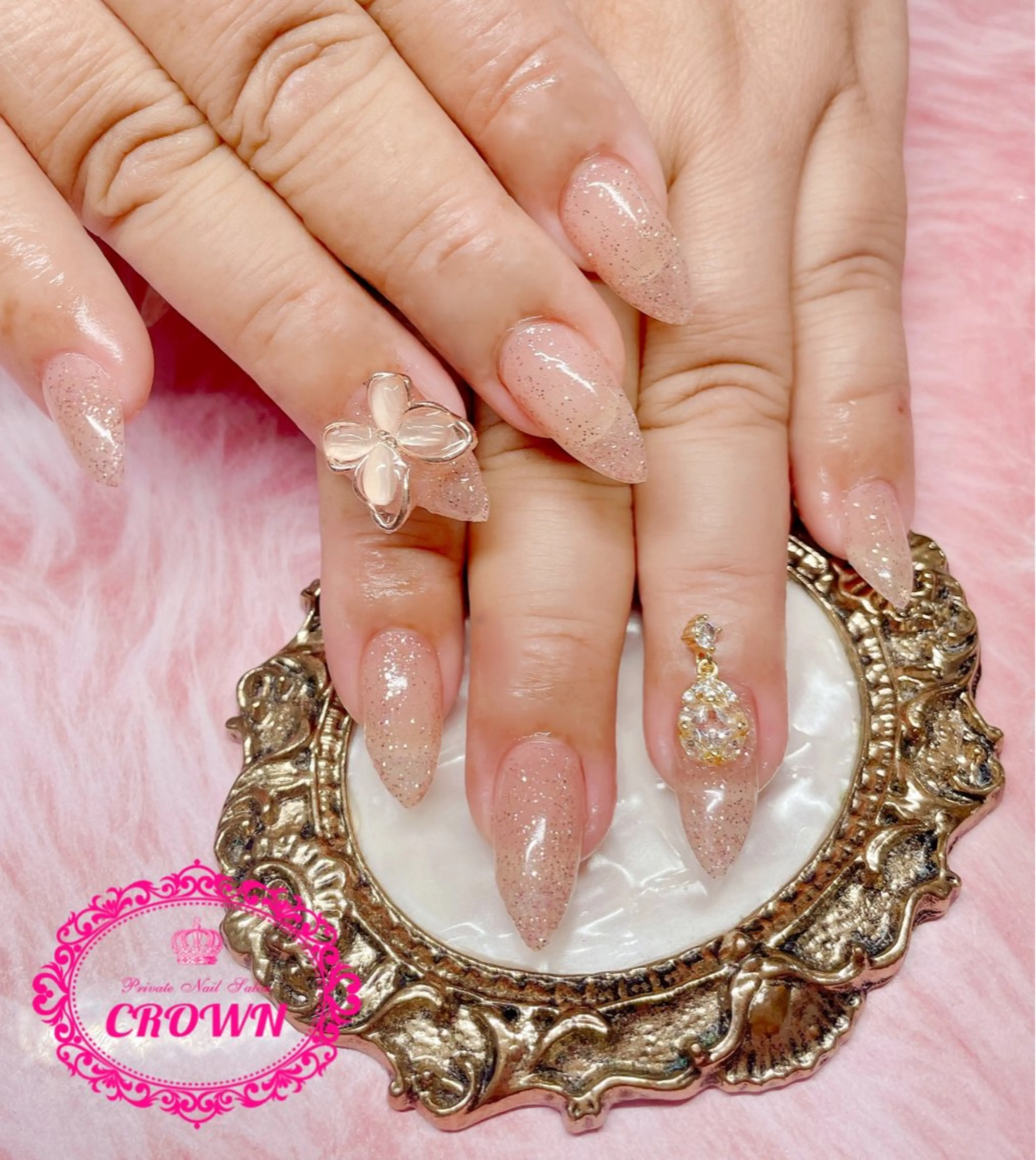 ネイル CROWN プライベートサロンのネイルデザイン