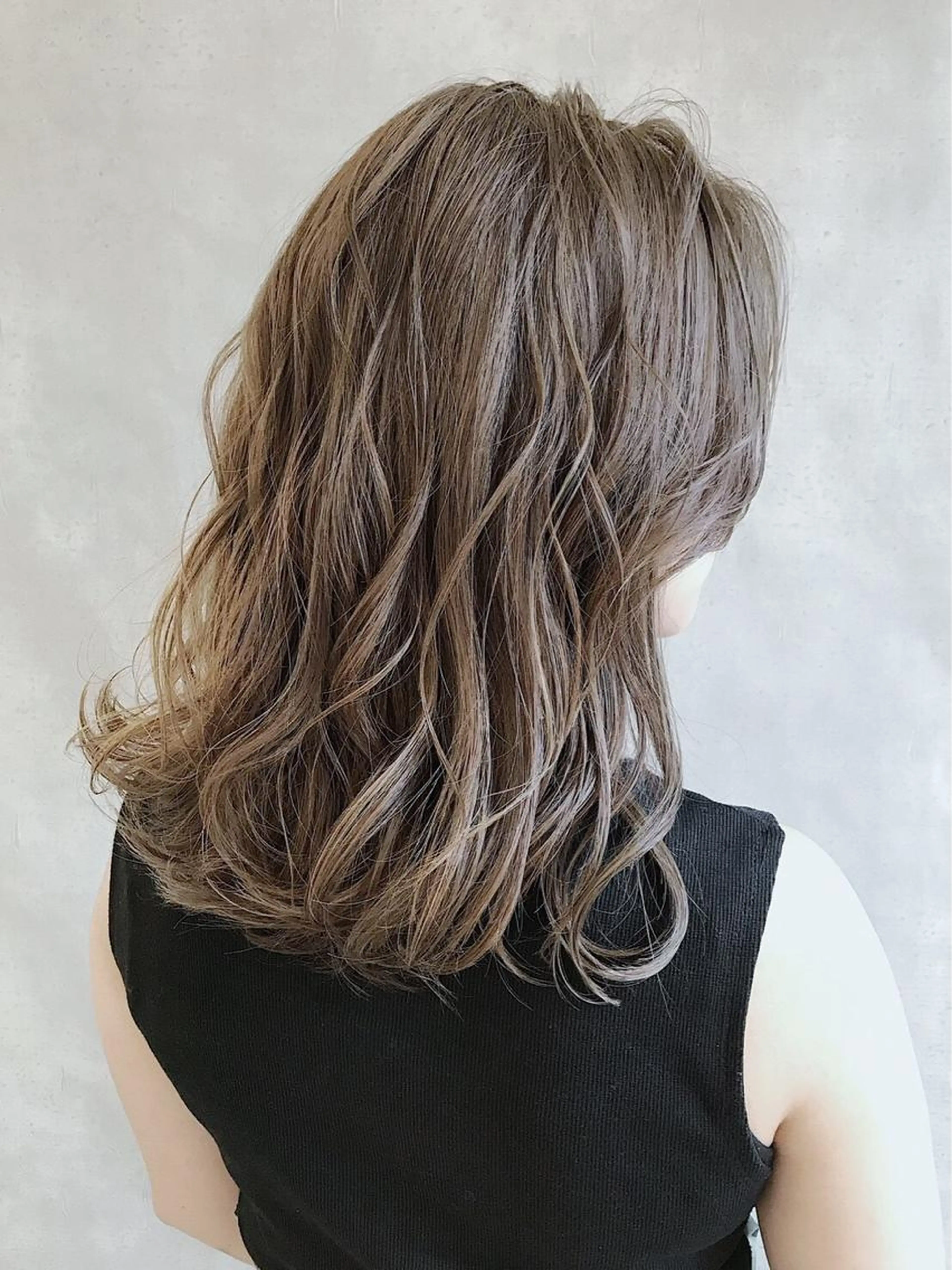 デザインカット＋透明感カラー＋擬似キューティクル再生トリートメントの写真