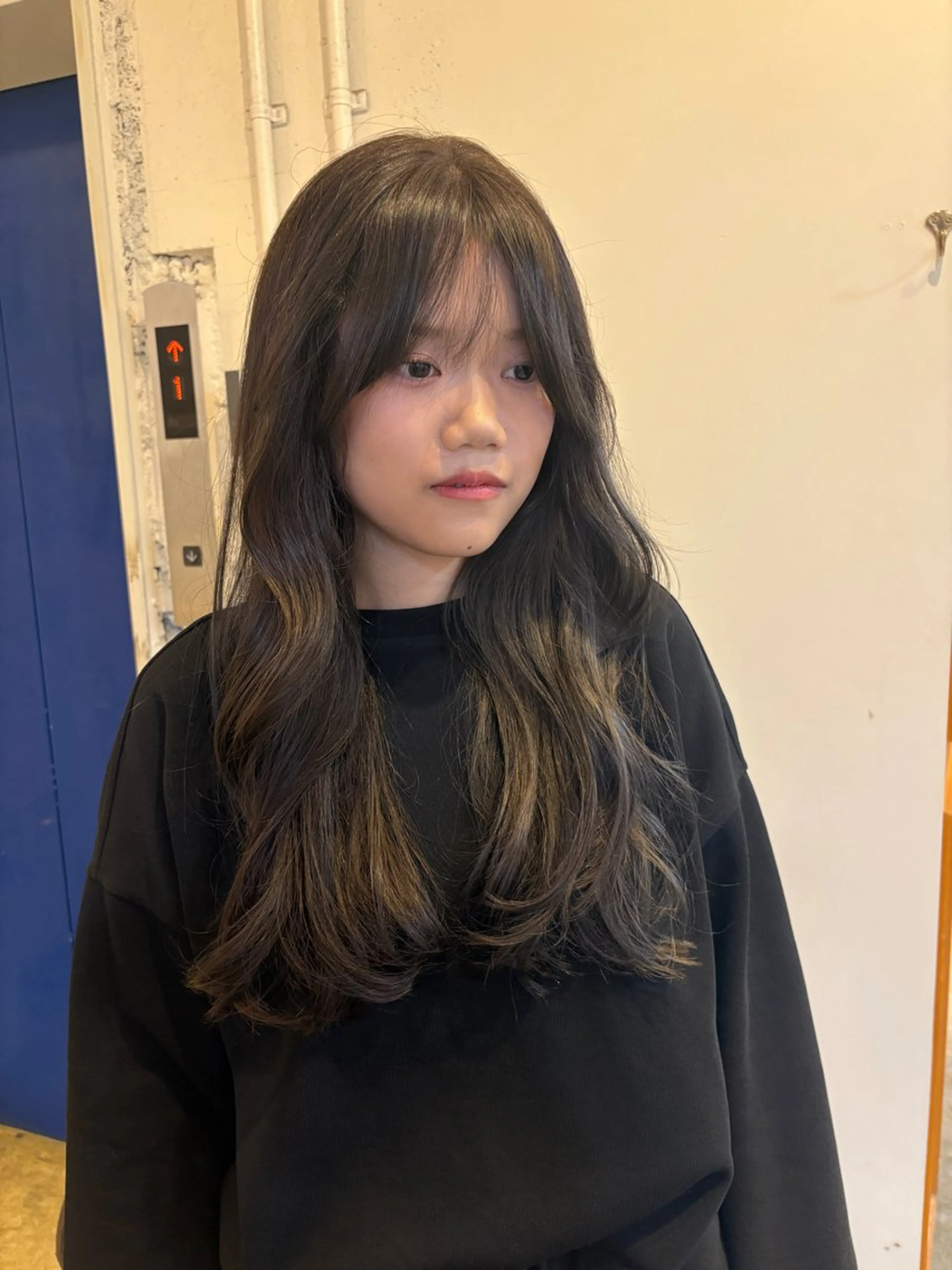 ロング カラー カット ヘアカラー トリートメント RIN／韓国ヘア レイヤーカットのヘアスタイル