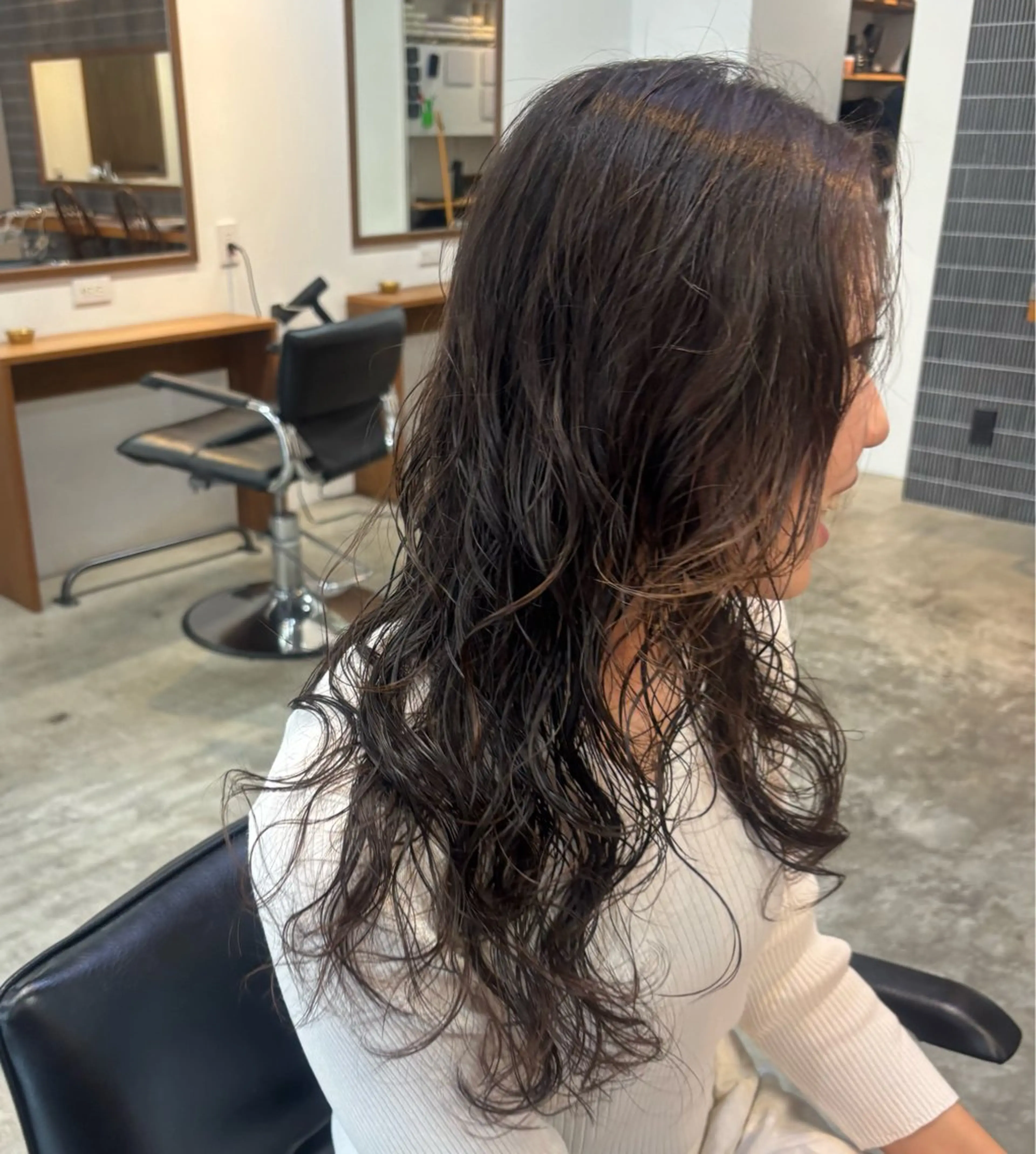 ロング カット パーマ 心美/色落ちまで 可愛い透明感カラーのヘアスタイル