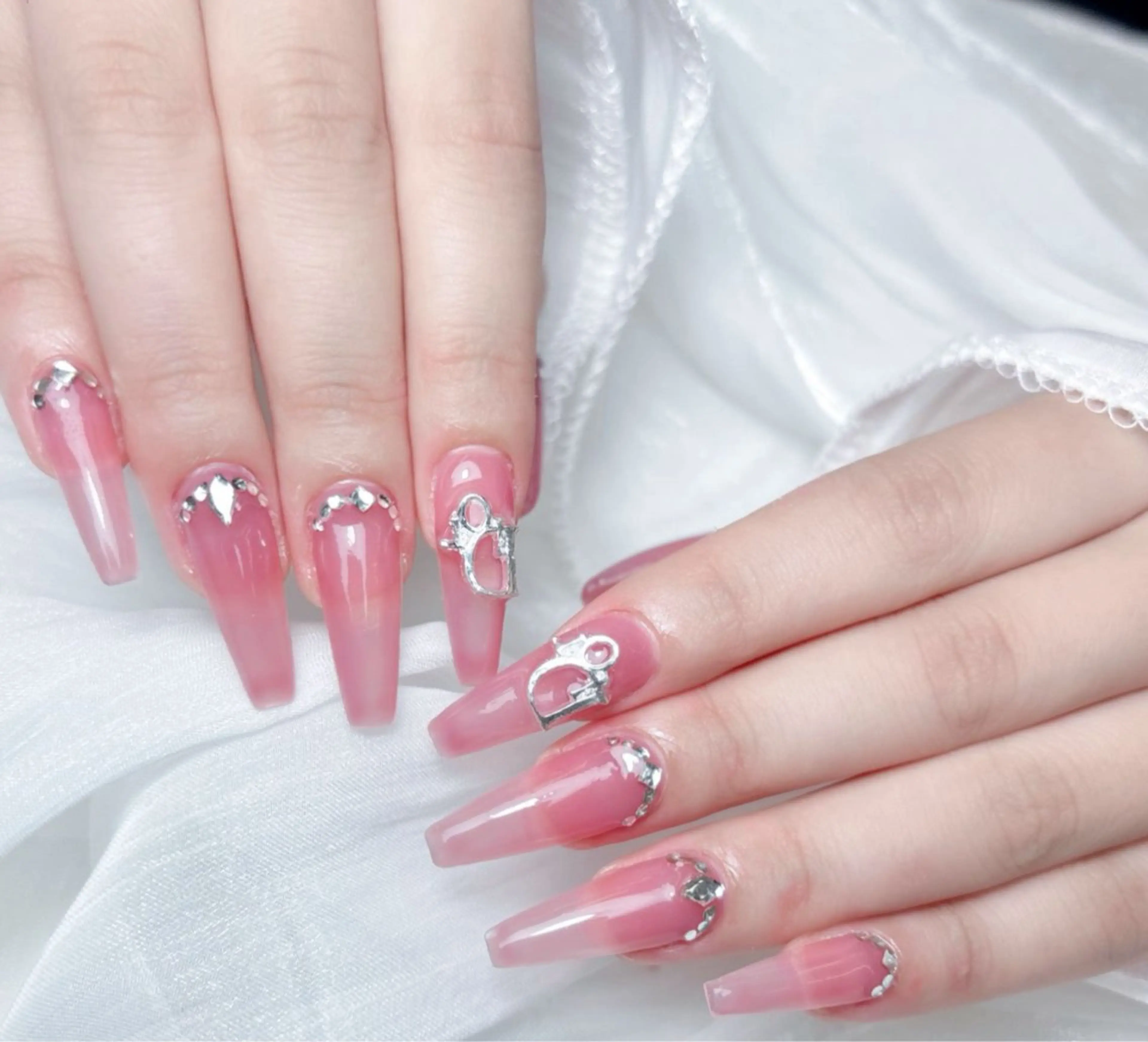 ネイル ハンドネイル M🌷nail 長さだし専門店のネイルデザイン