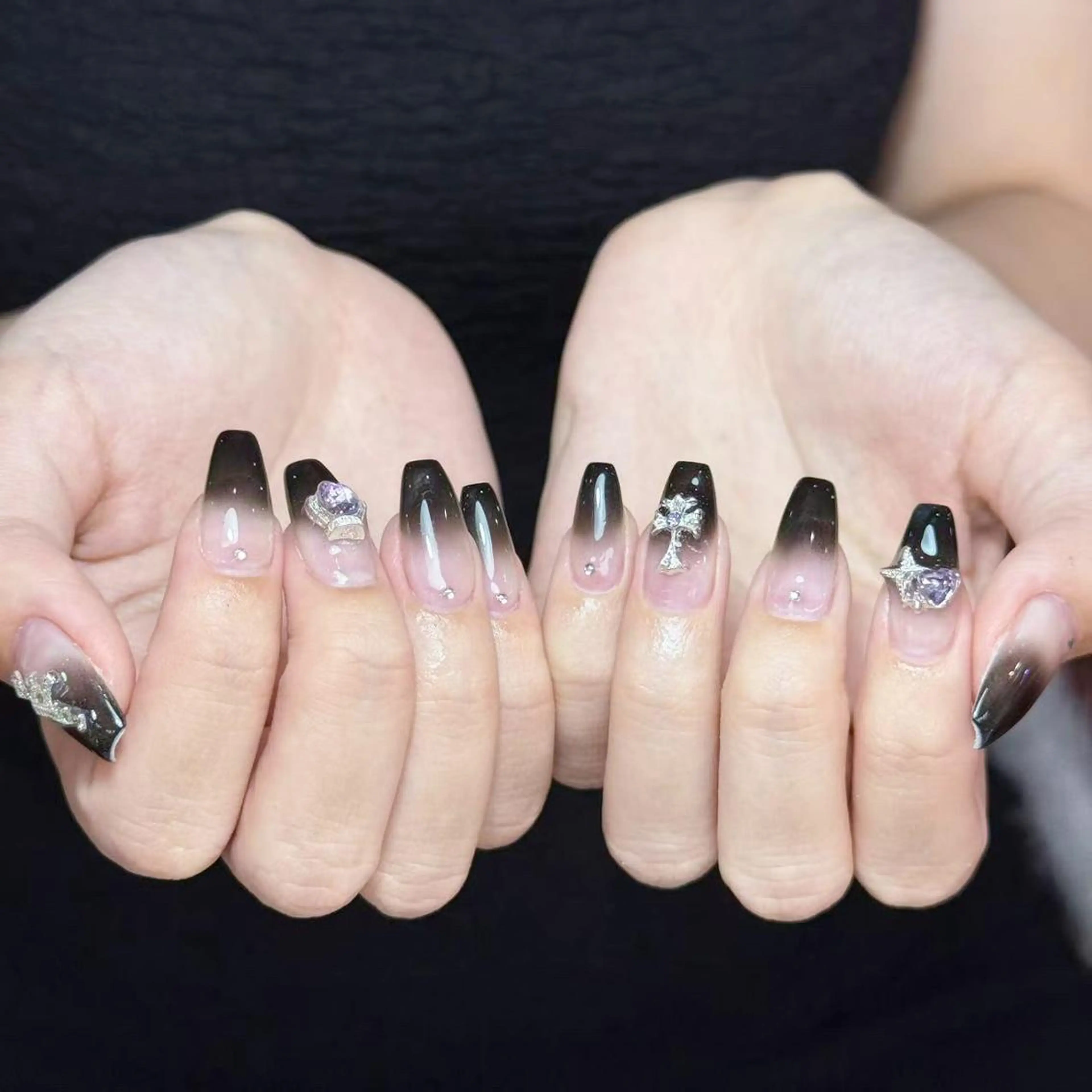 ネイル アートネイル オーロラネイル フラッシュネイル ガーリー キラキラネイル ハンドネイル DIAMOND NailStudioのネイルデザイン