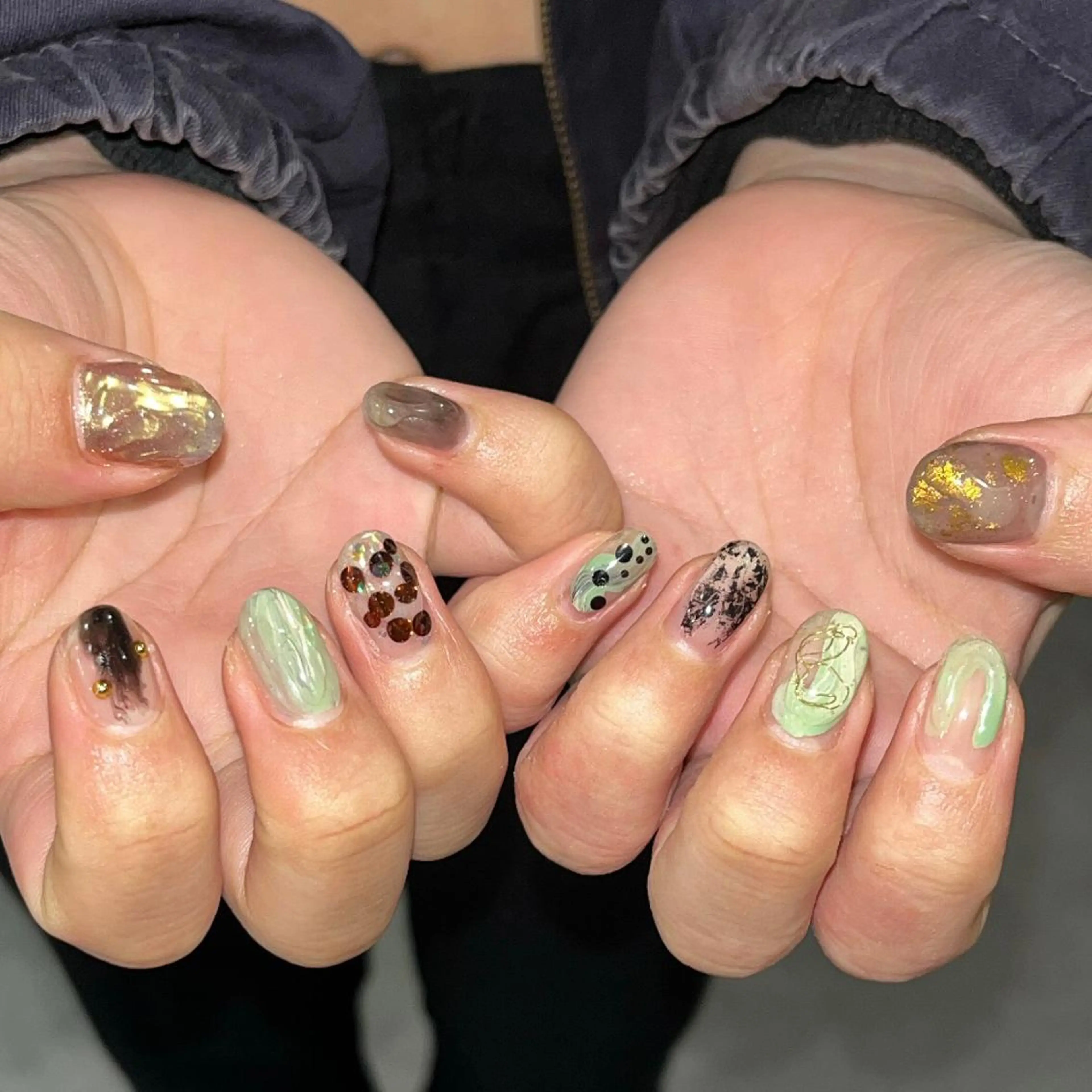 ネイル 🪐富島彩夏 /海外nail🪐のネイルデザイン