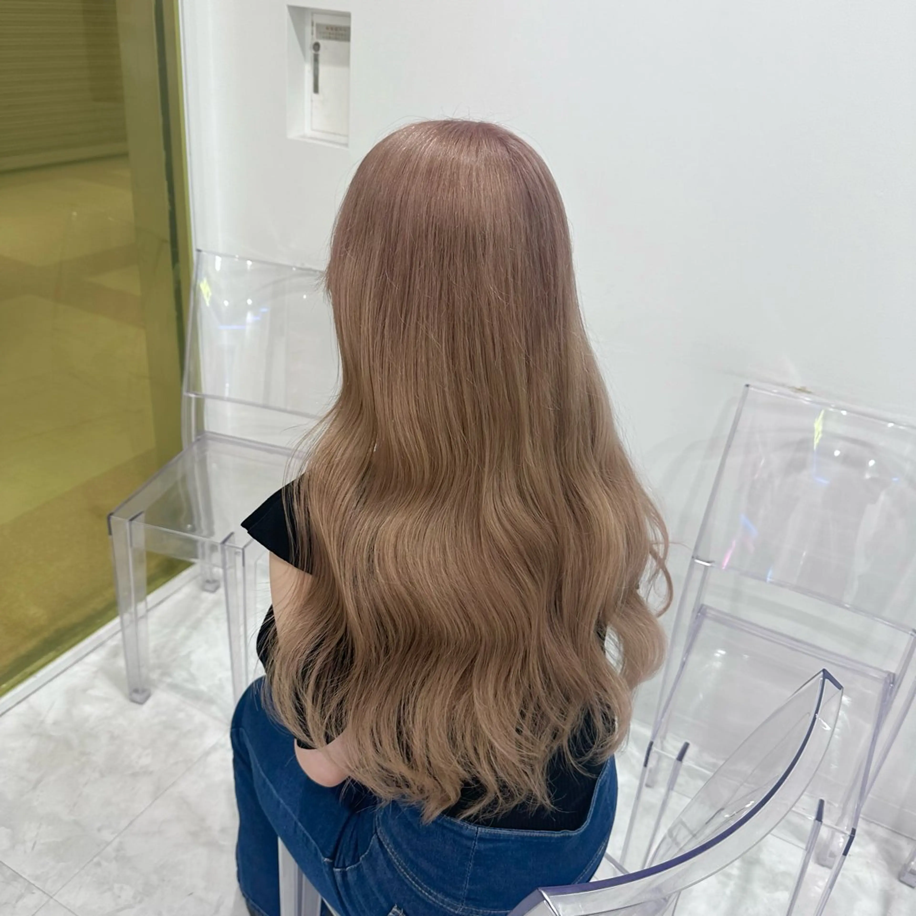 《💖ミニモ学割💖》憧れの艶髪に✨ケアブリーチWカラー (ブリーチ1回+オンカラー)+ 髪質改善トリートメント🪽の写真