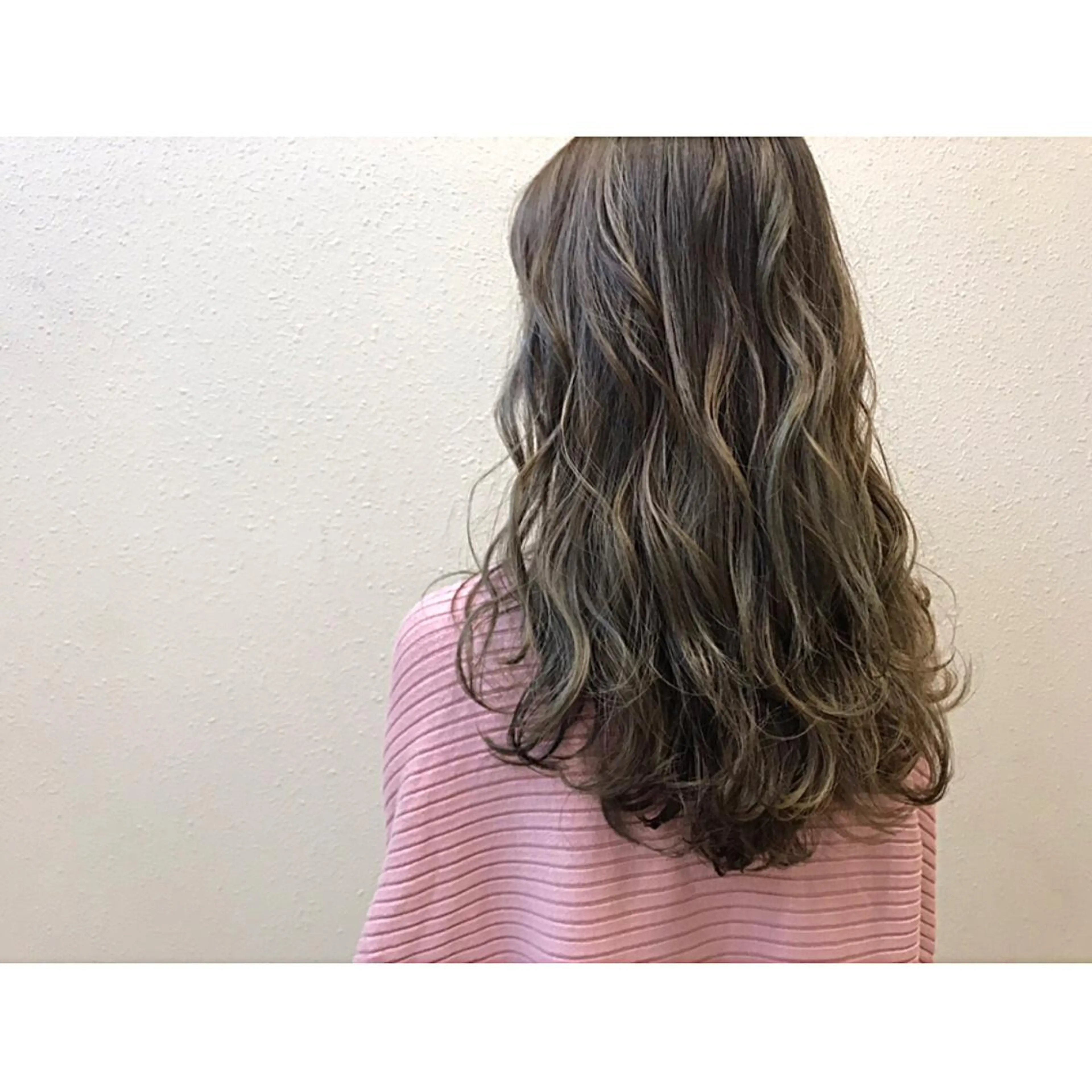 ロング カラー アディクシーカラー ハイライトカラー ハイライト カット ヘアカラー トリートメント 荒木 拓也のヘアスタイル