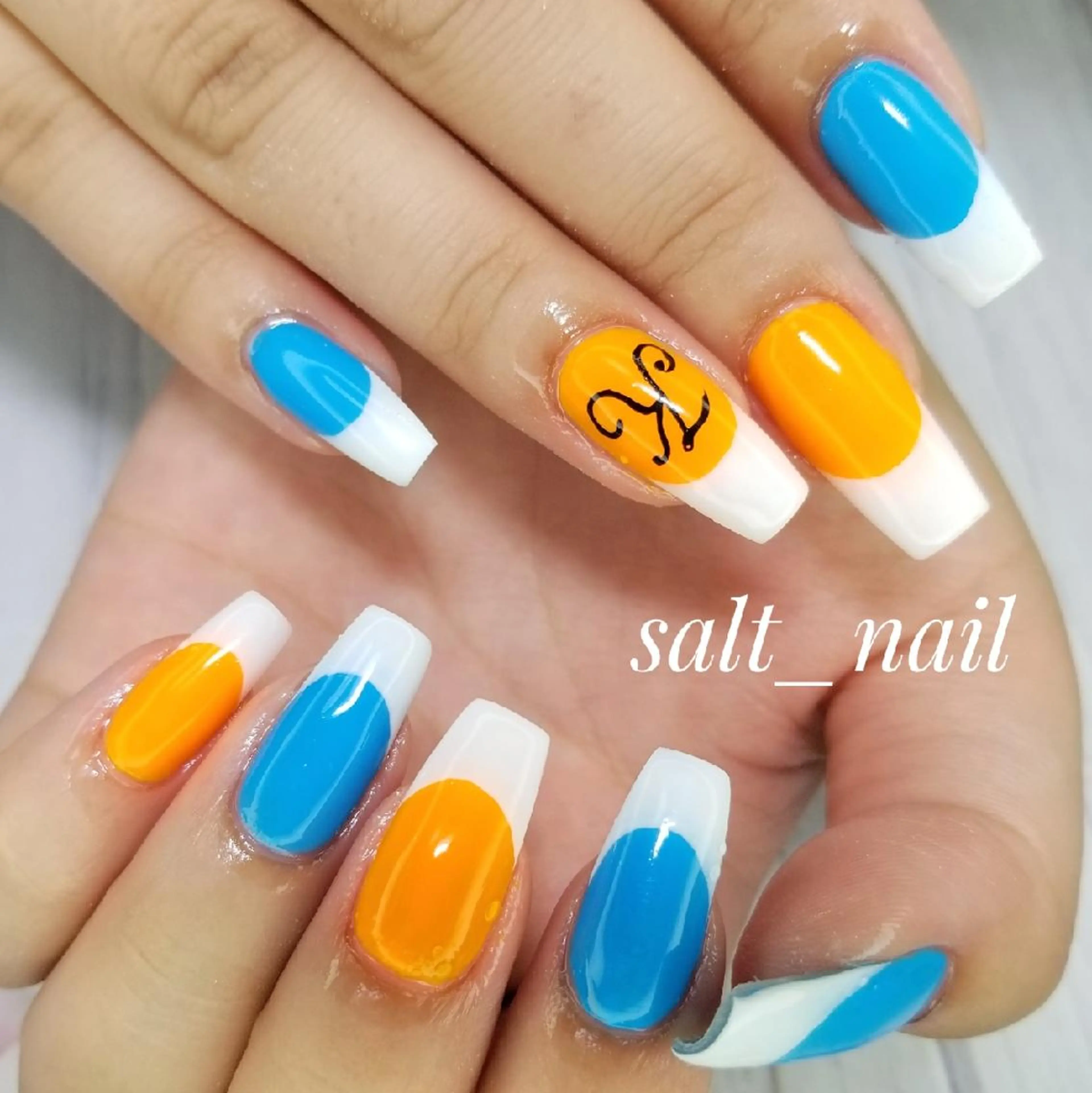 ネイル アートネイル ブルー フレンチネイル ロングネイル オレンジ 個人サロン saltnailのネイルデザイン