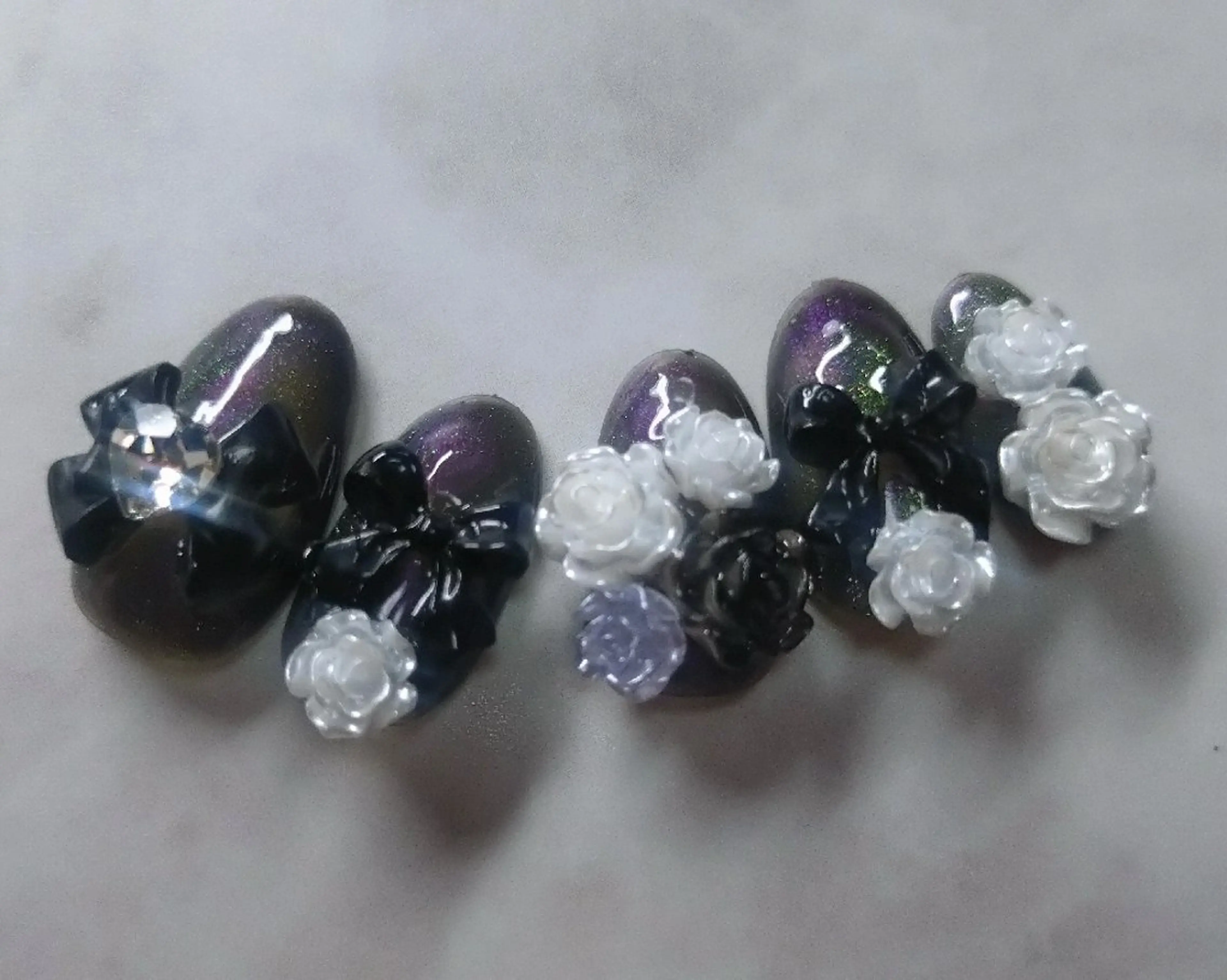 ネイル リボン AG nail 〚　yuka　〛のネイルデザイン