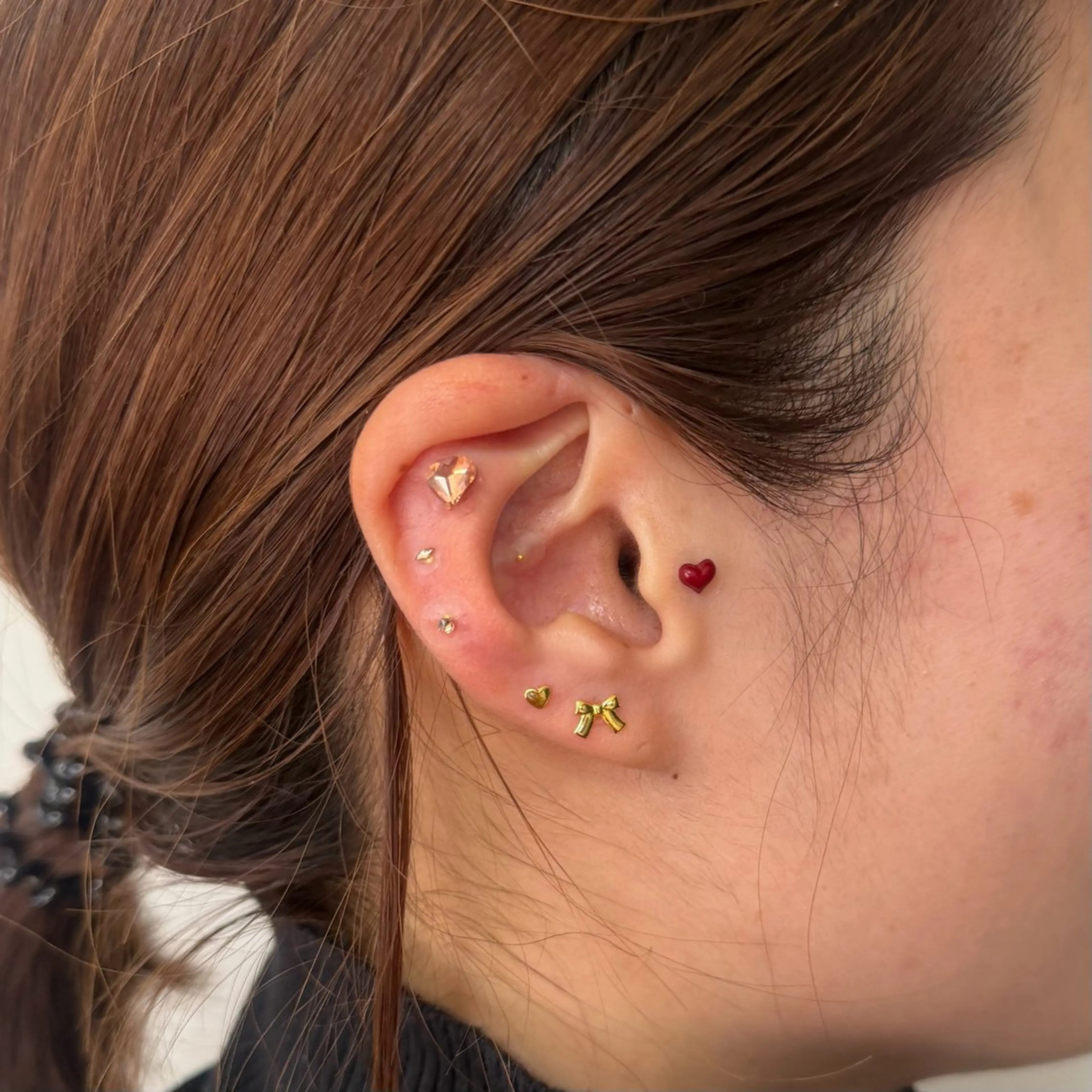 【ミニモ学割】耳ツボジュエリー💎　　　　　　ベイシックコース（両耳6粒ずつ）の写真